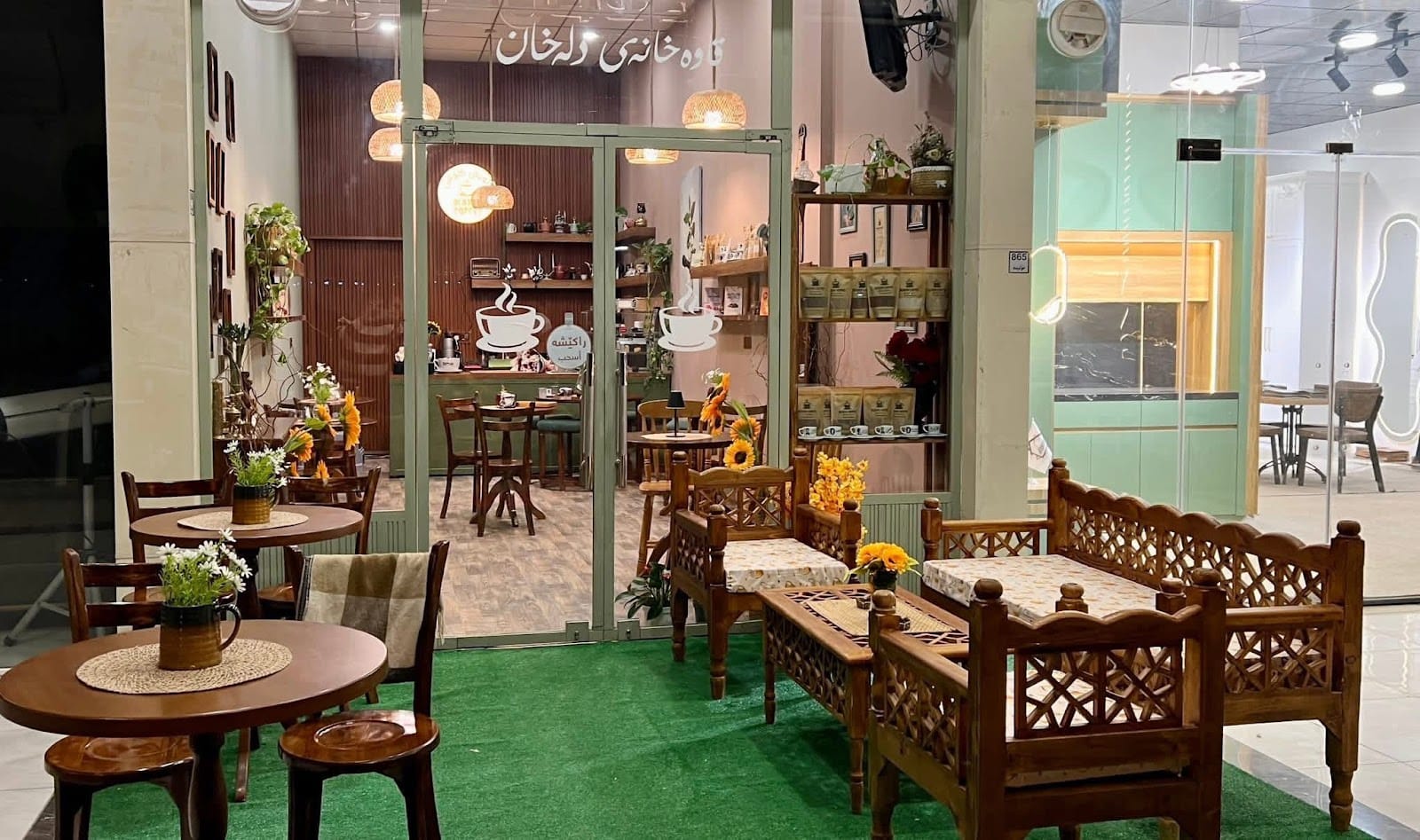 Dlaxan Coffee cafe