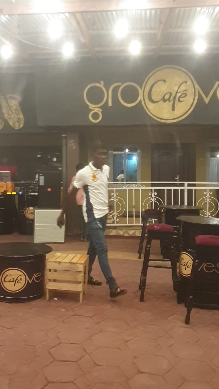 Grooves Cafe