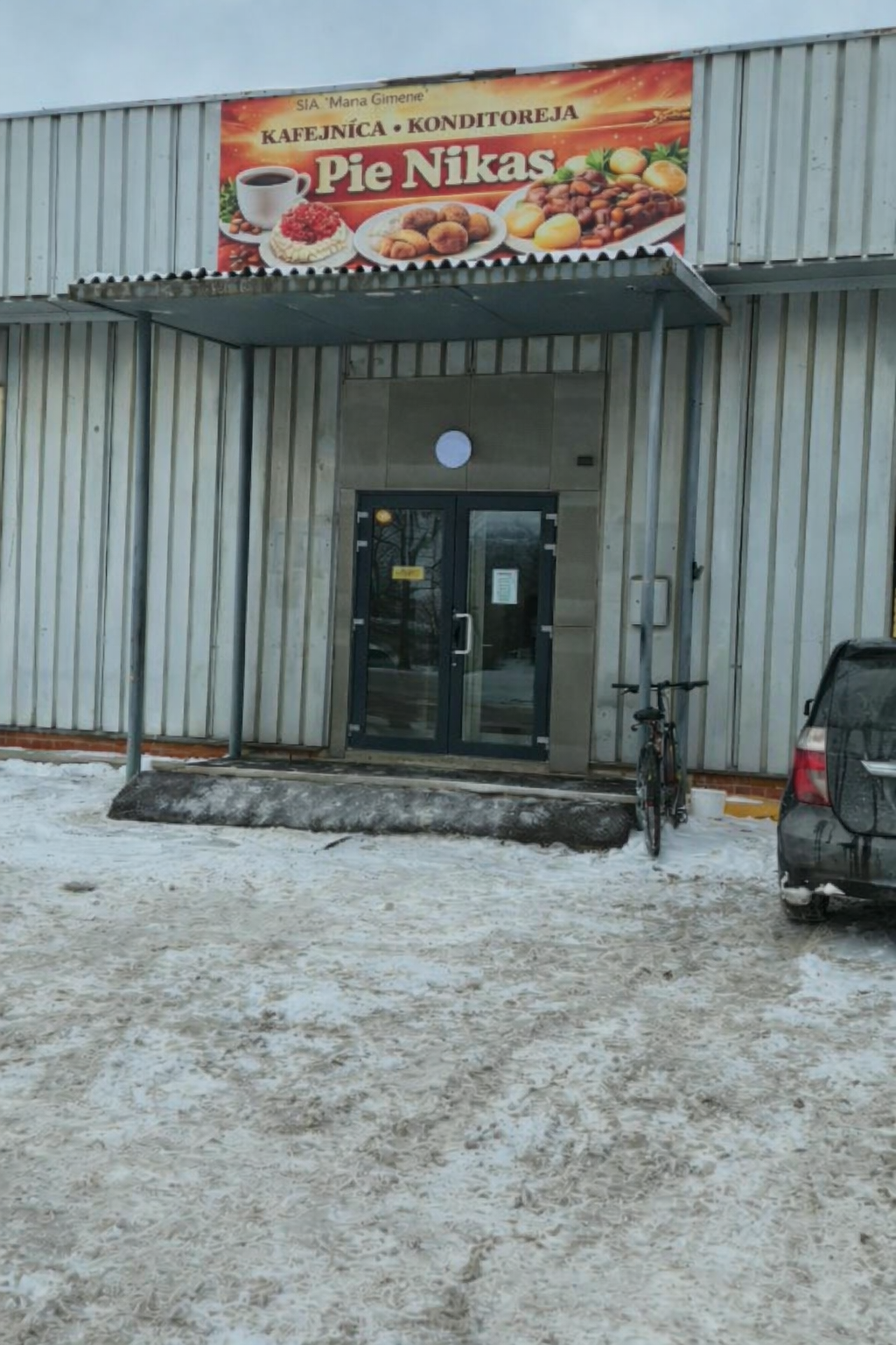 "Pie Nikas"