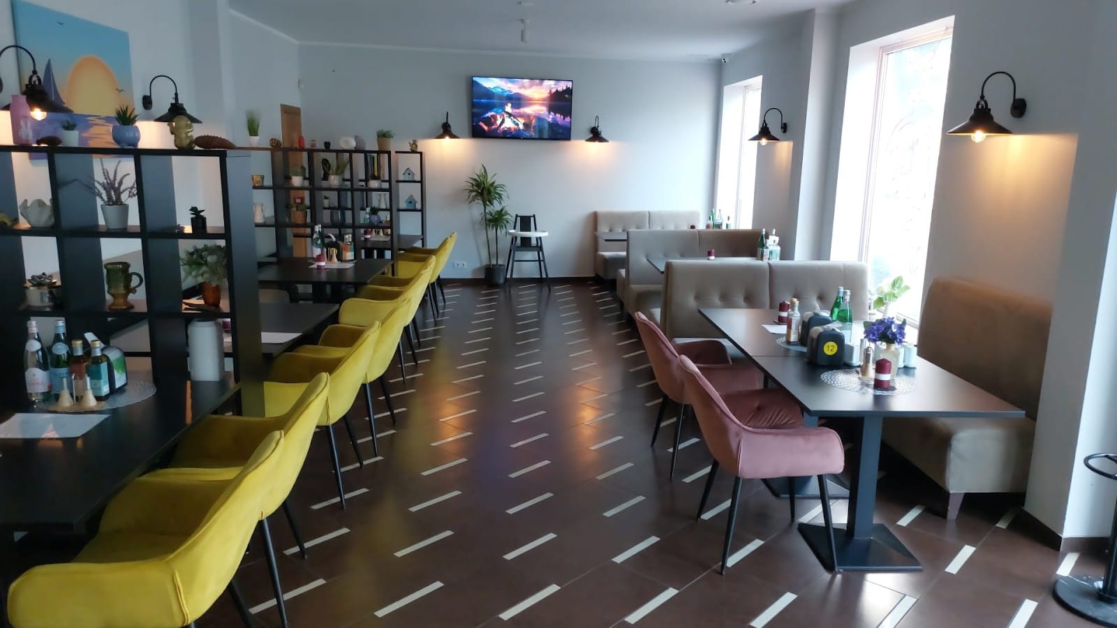 Jomas Pērle cafe
