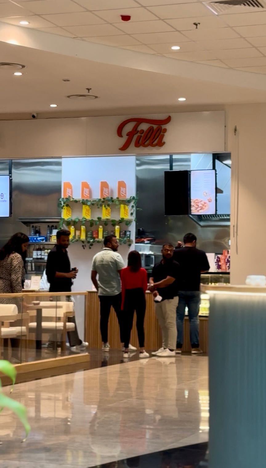 FiLLi Cafe