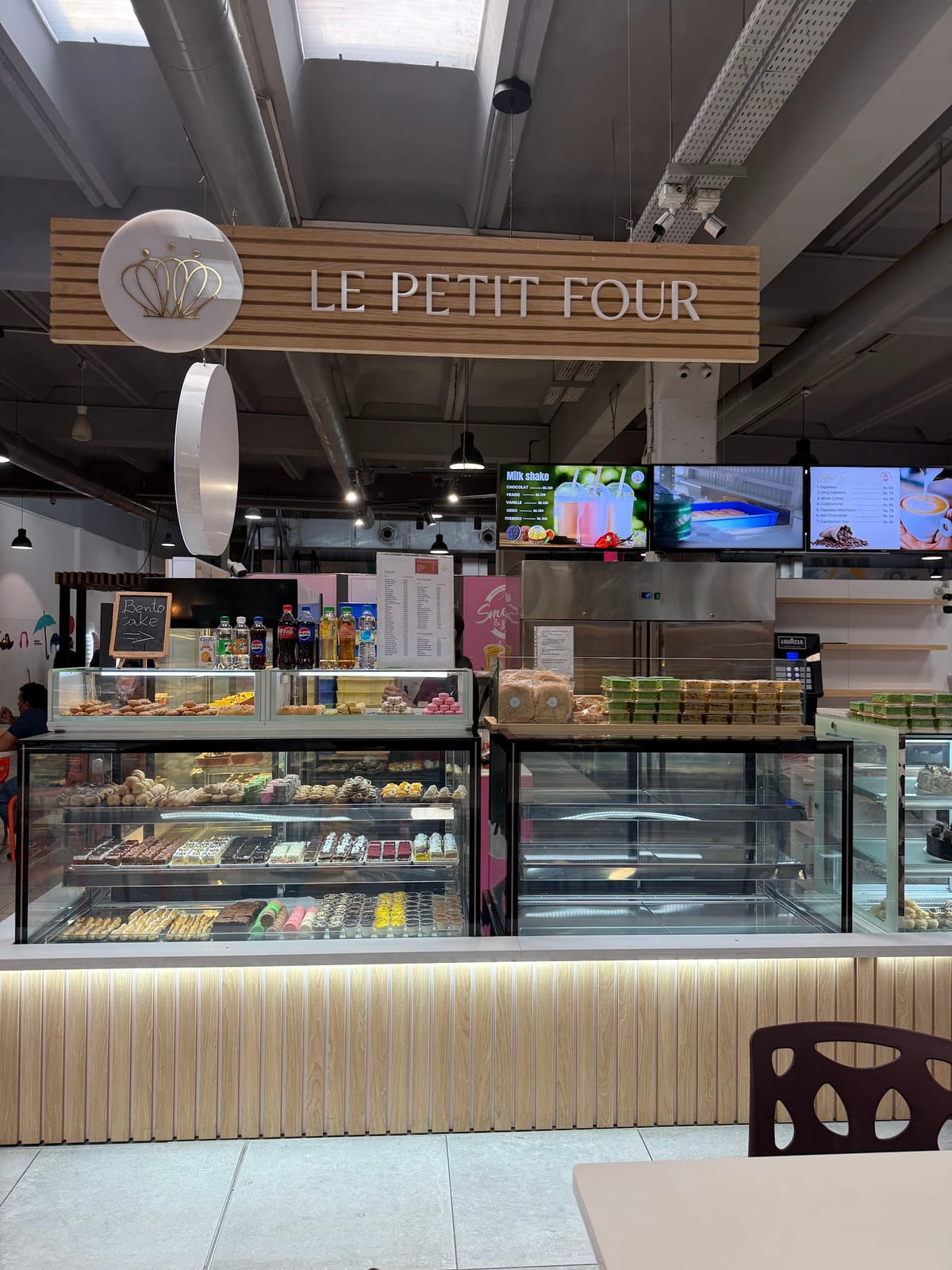 Le Petit Four