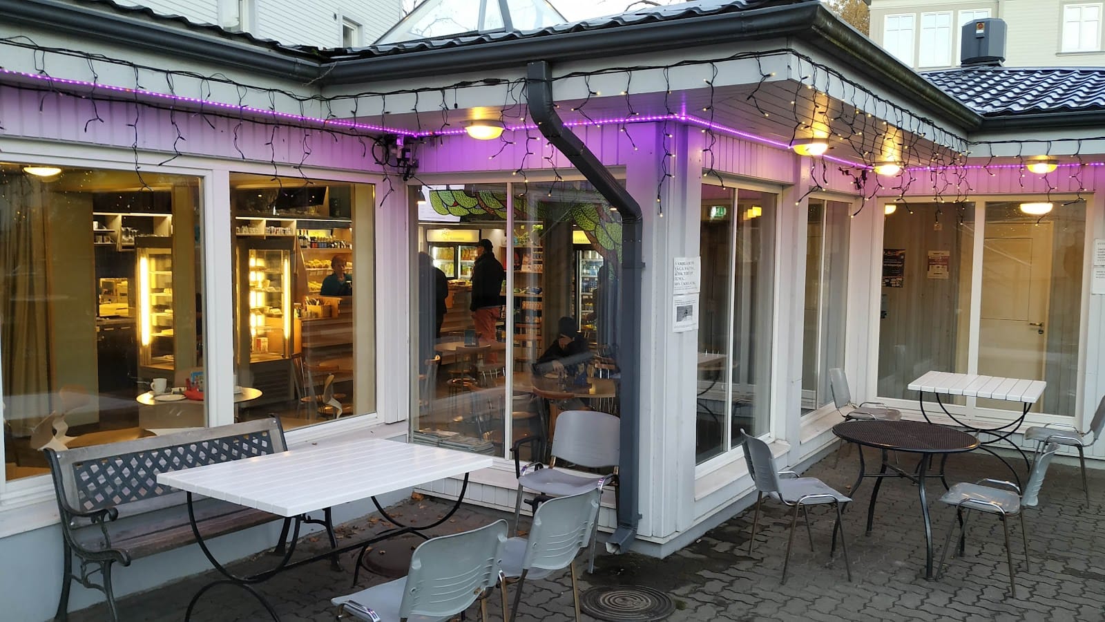 Vesivärava Café