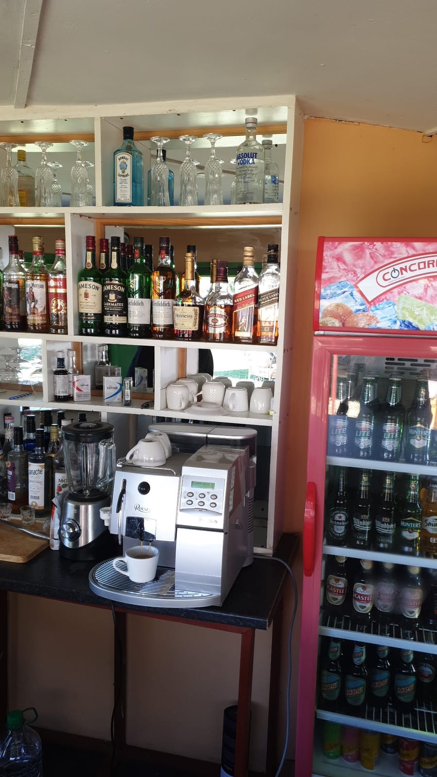 HENRY'S Cafe