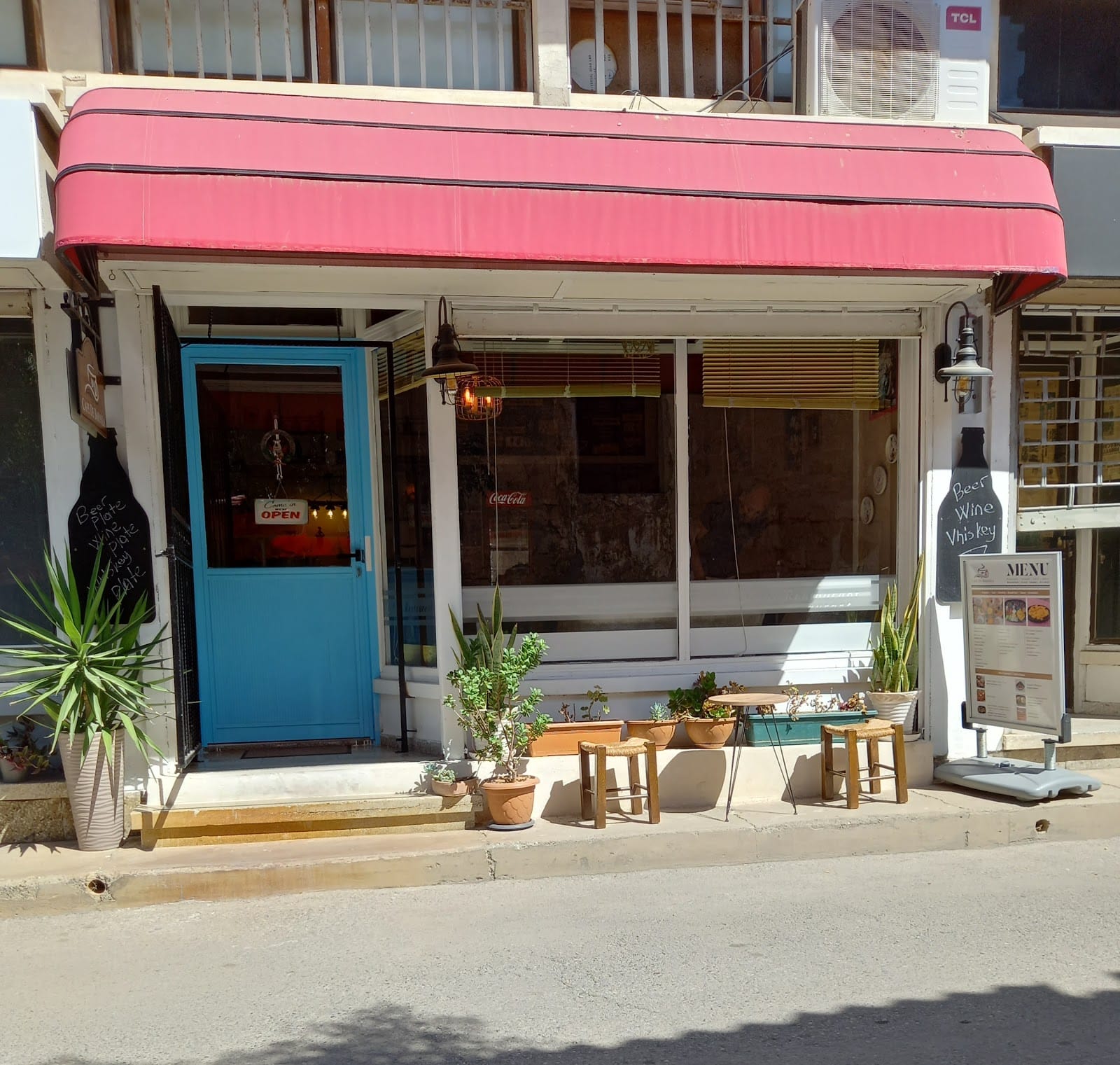 Cafe De Barnila
