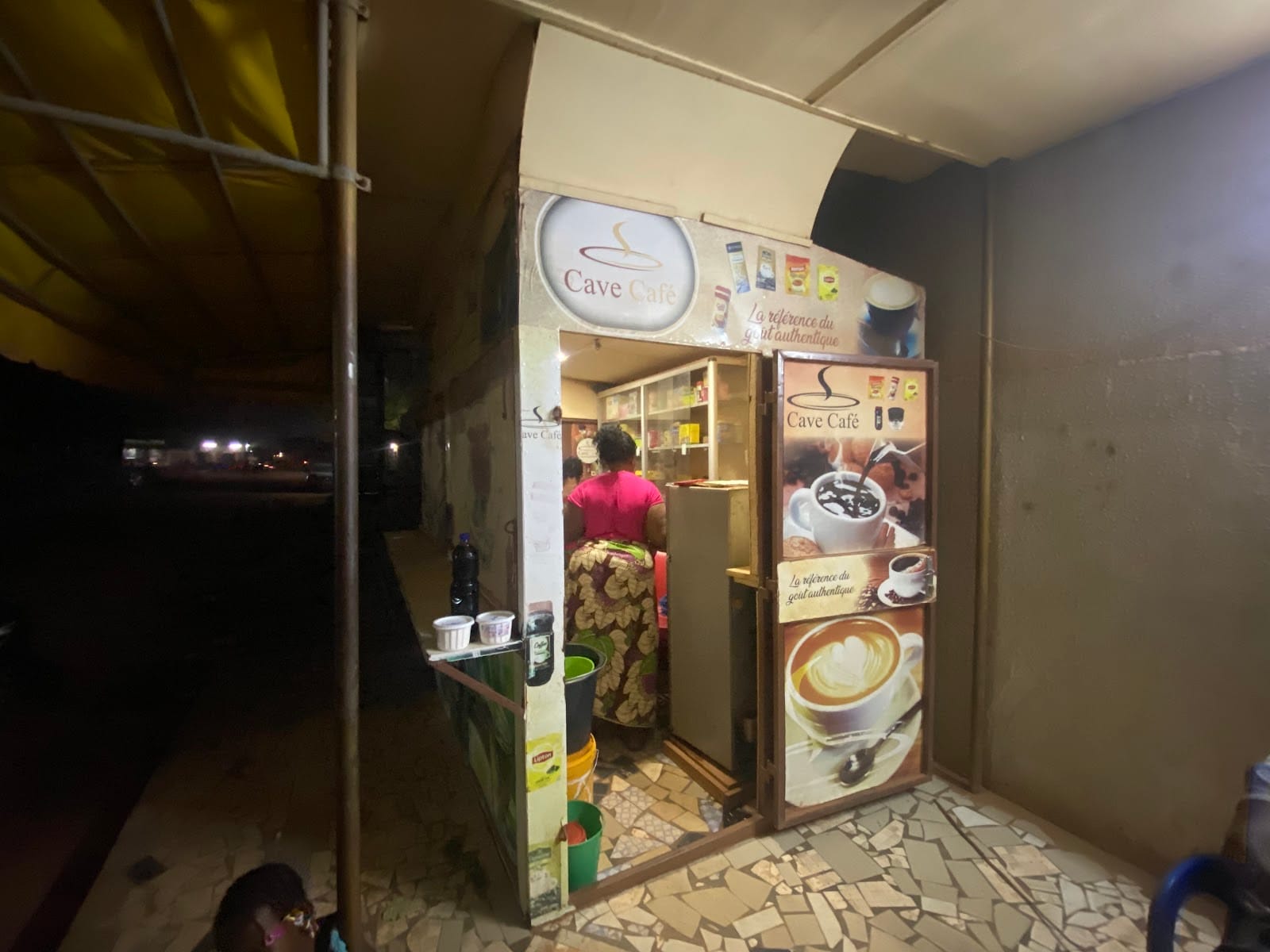 Cave café