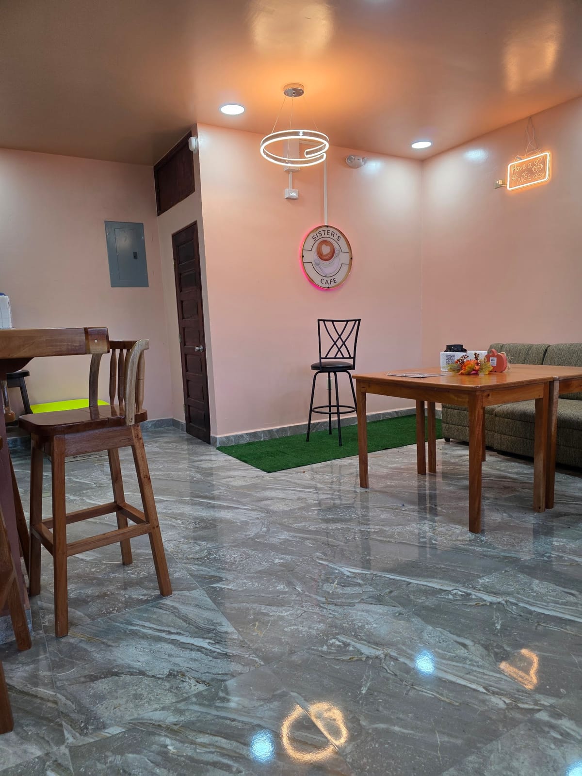 Sister's Café