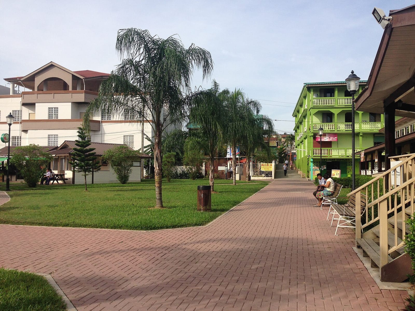 Love Town (San Ignacio) photo 5