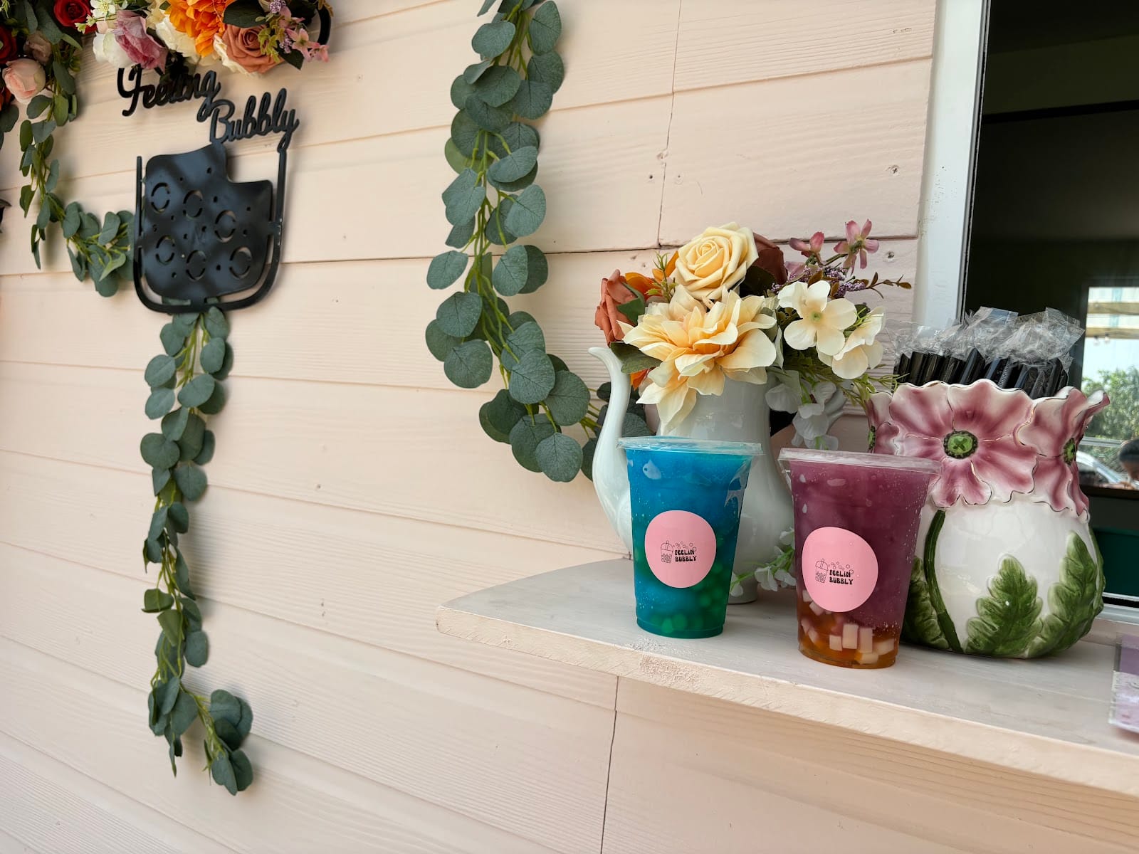 Feeling Bubbly by The Nifty Shack🌺