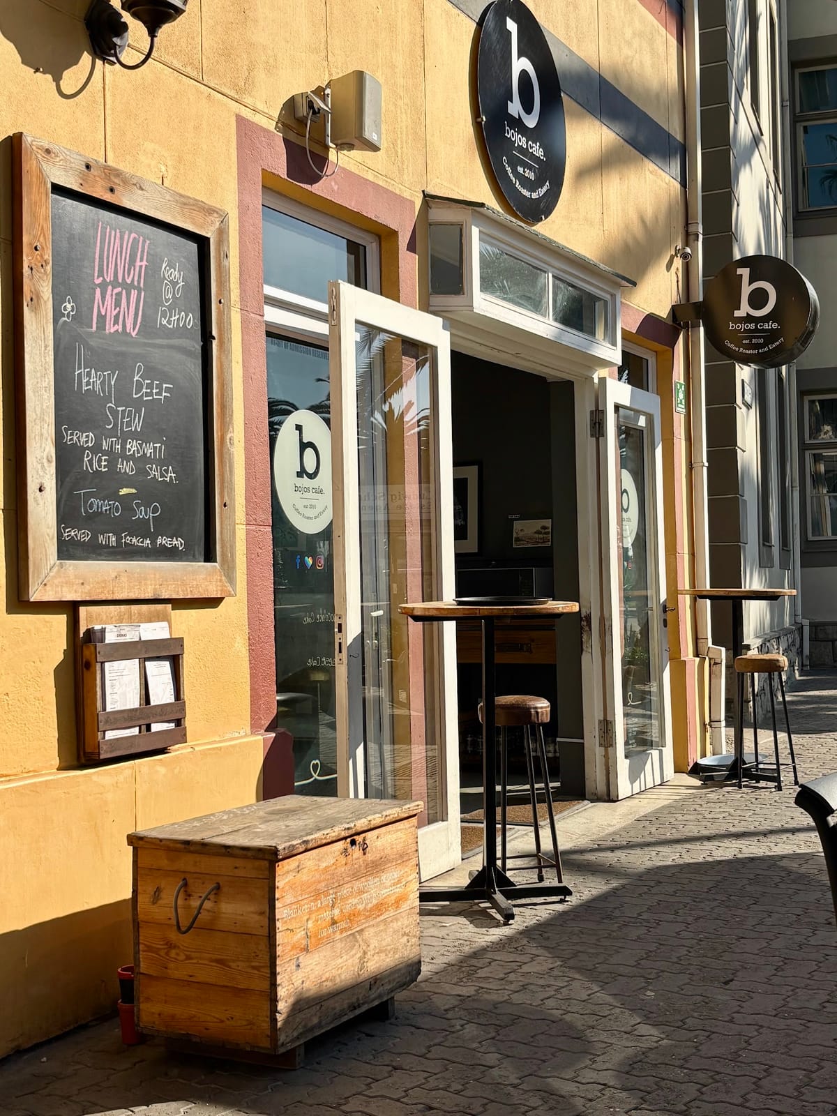 Bojos Café