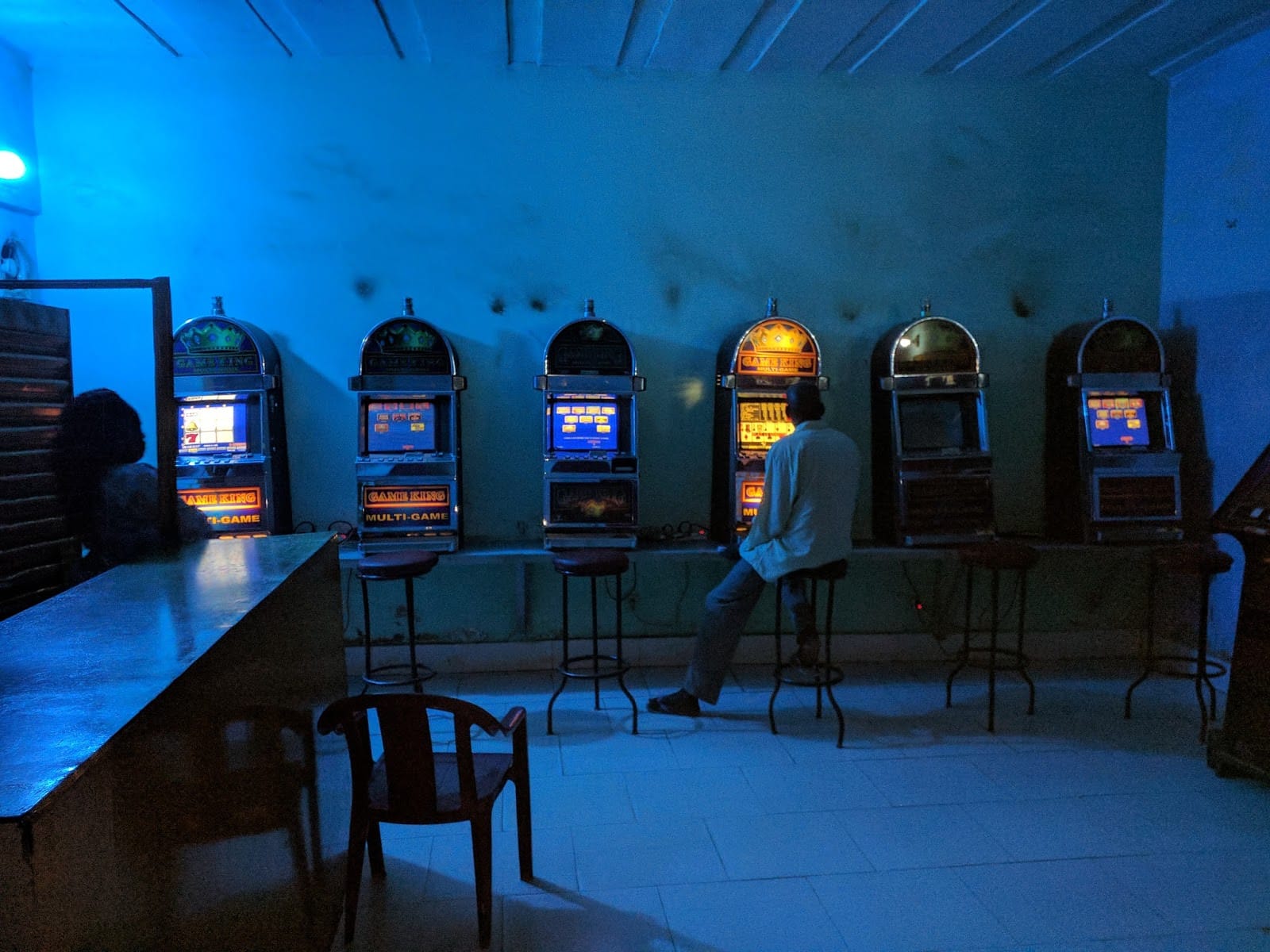 L'Etoile, Bar et Salle de Jeux, Restaurant
