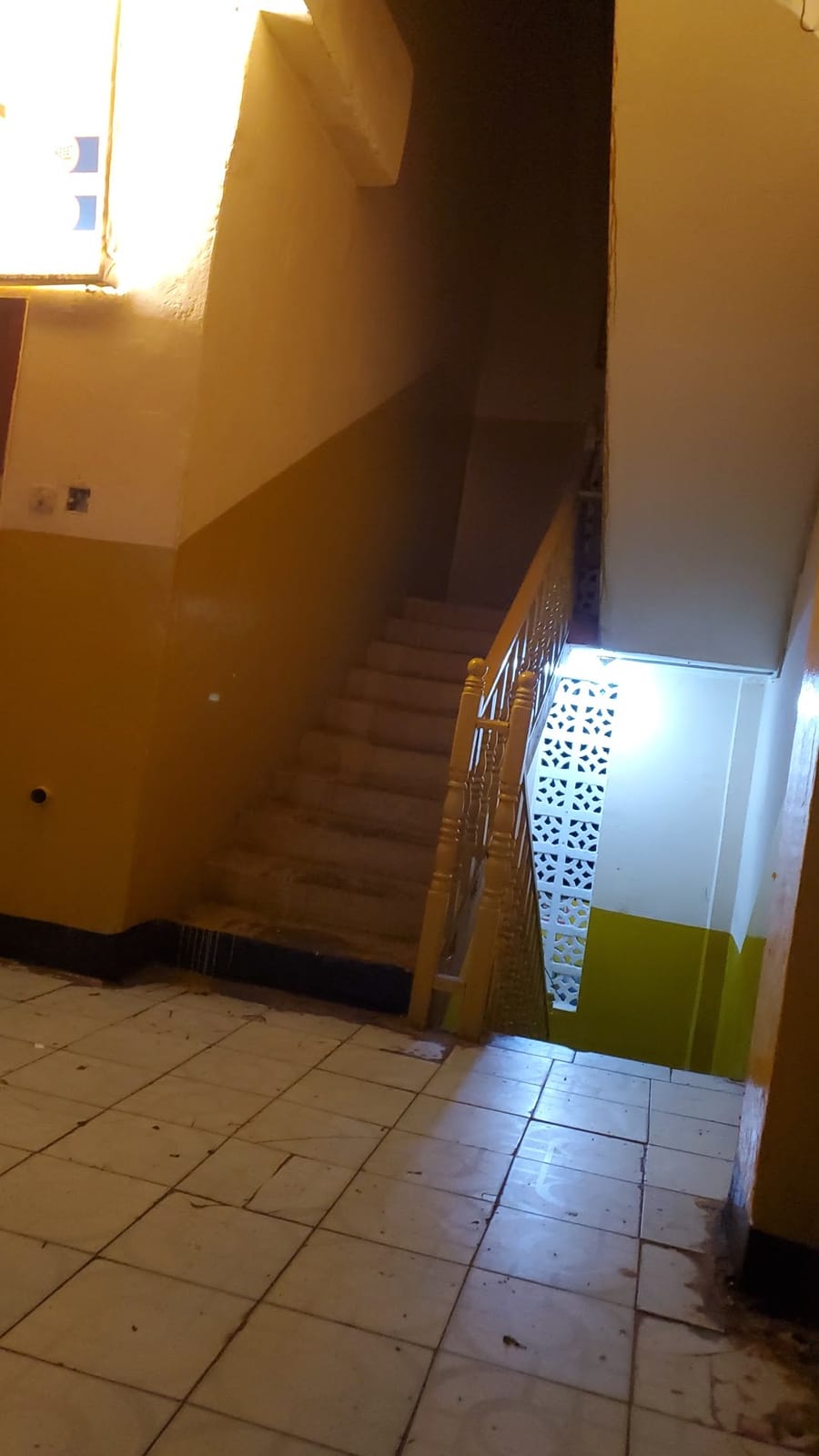 ROYAL LOUNGE