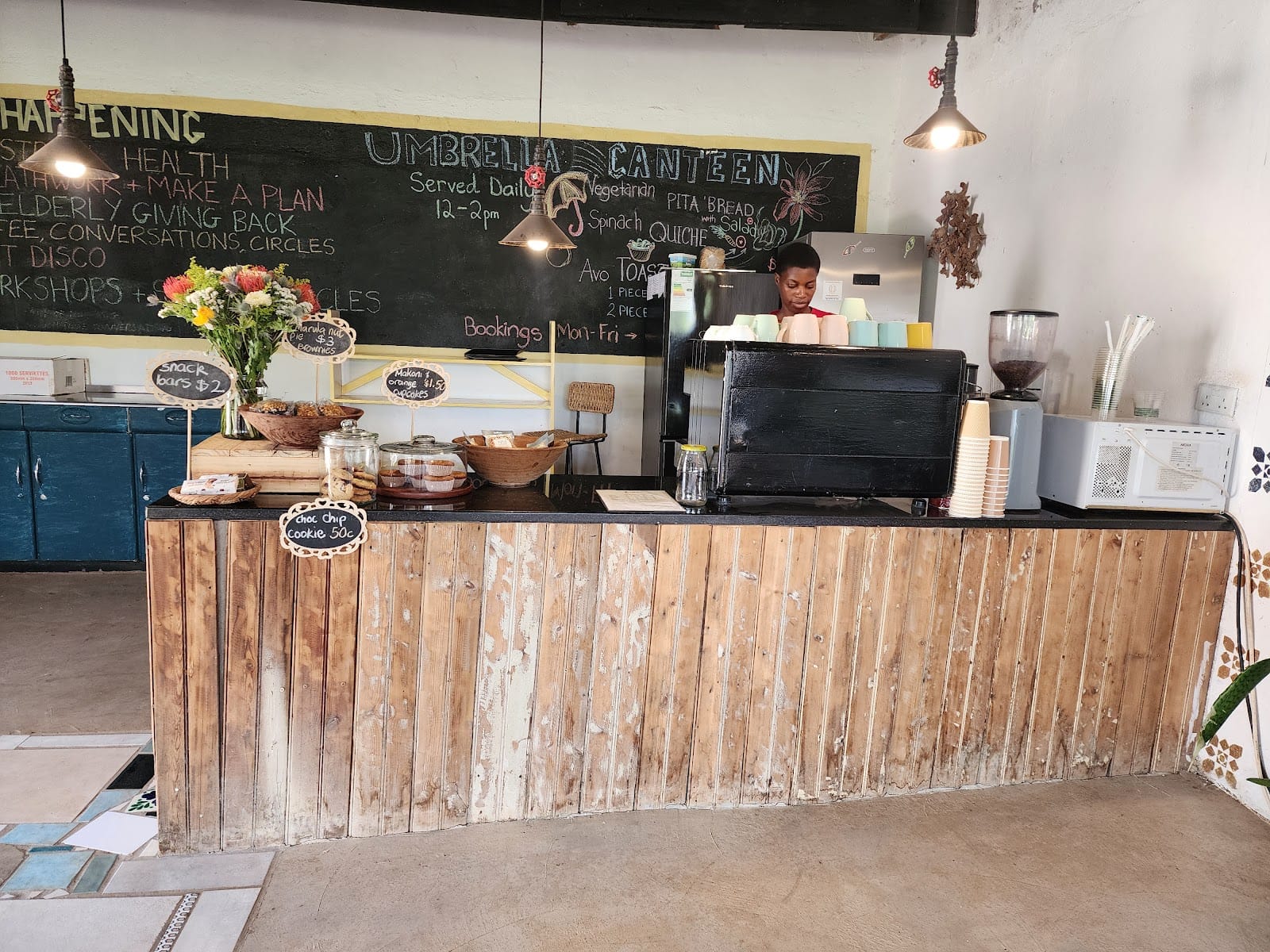 Charlie's Kitchen ZW