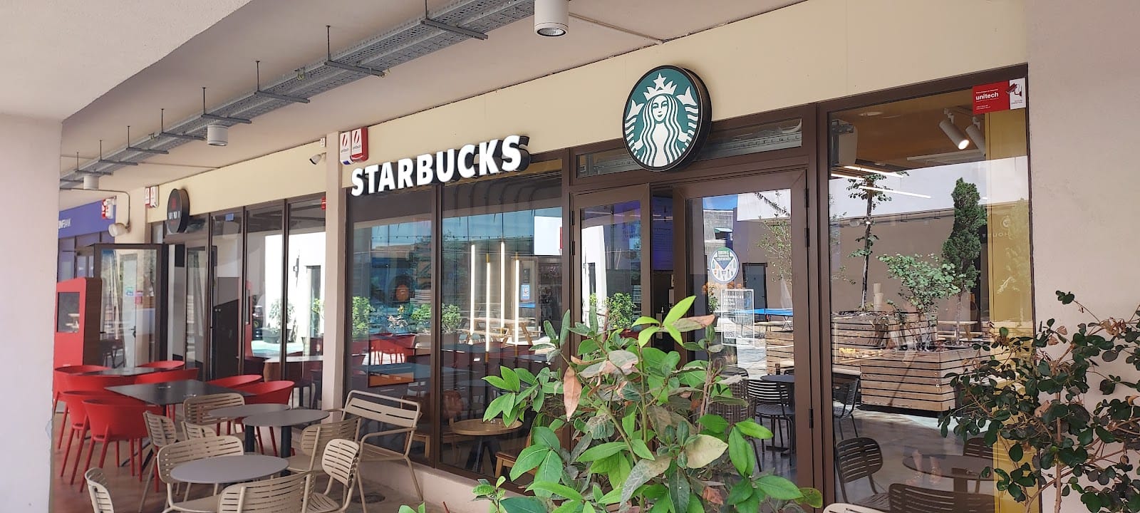 Starbucks Campus Hub
