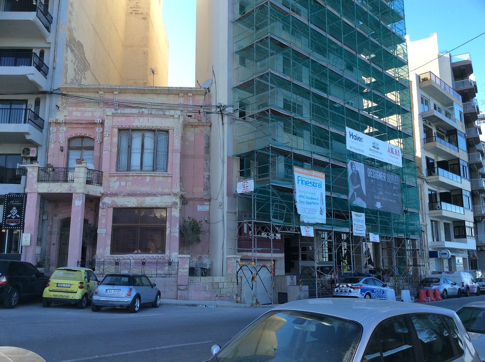 Starbucks Sliema photo 4