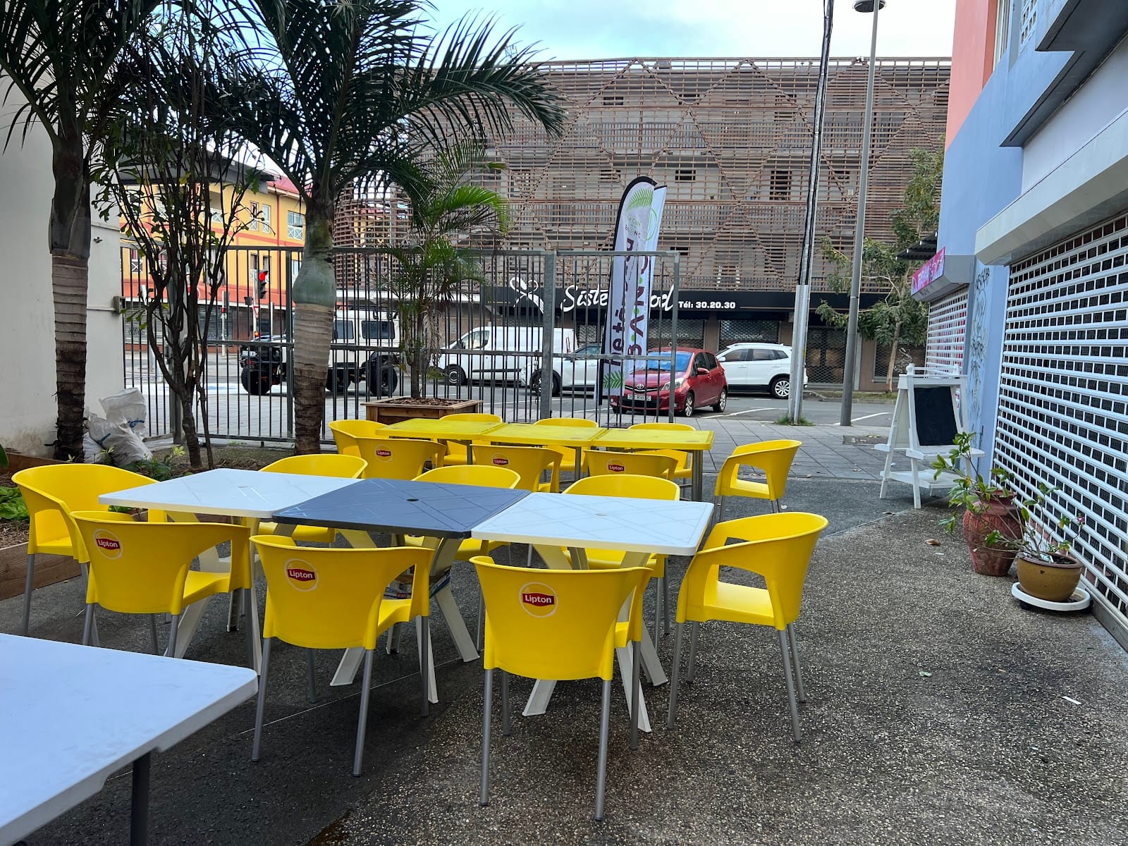 HE TANGATA CAFE • BANC