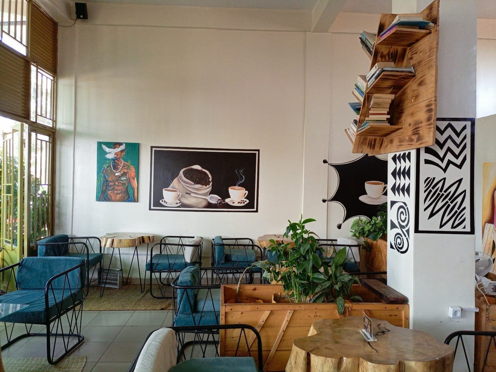 DeliMuti Art Café