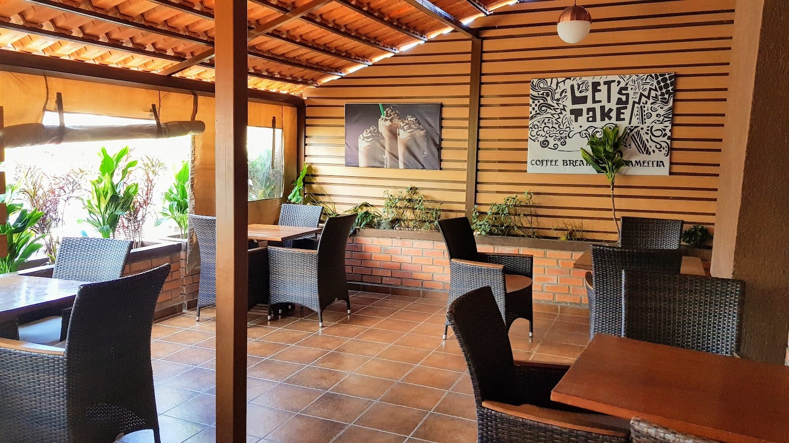 Cafe Camellia Kisimenti