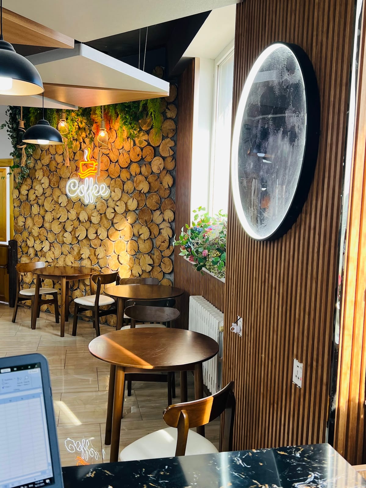 Pearl coffee shop