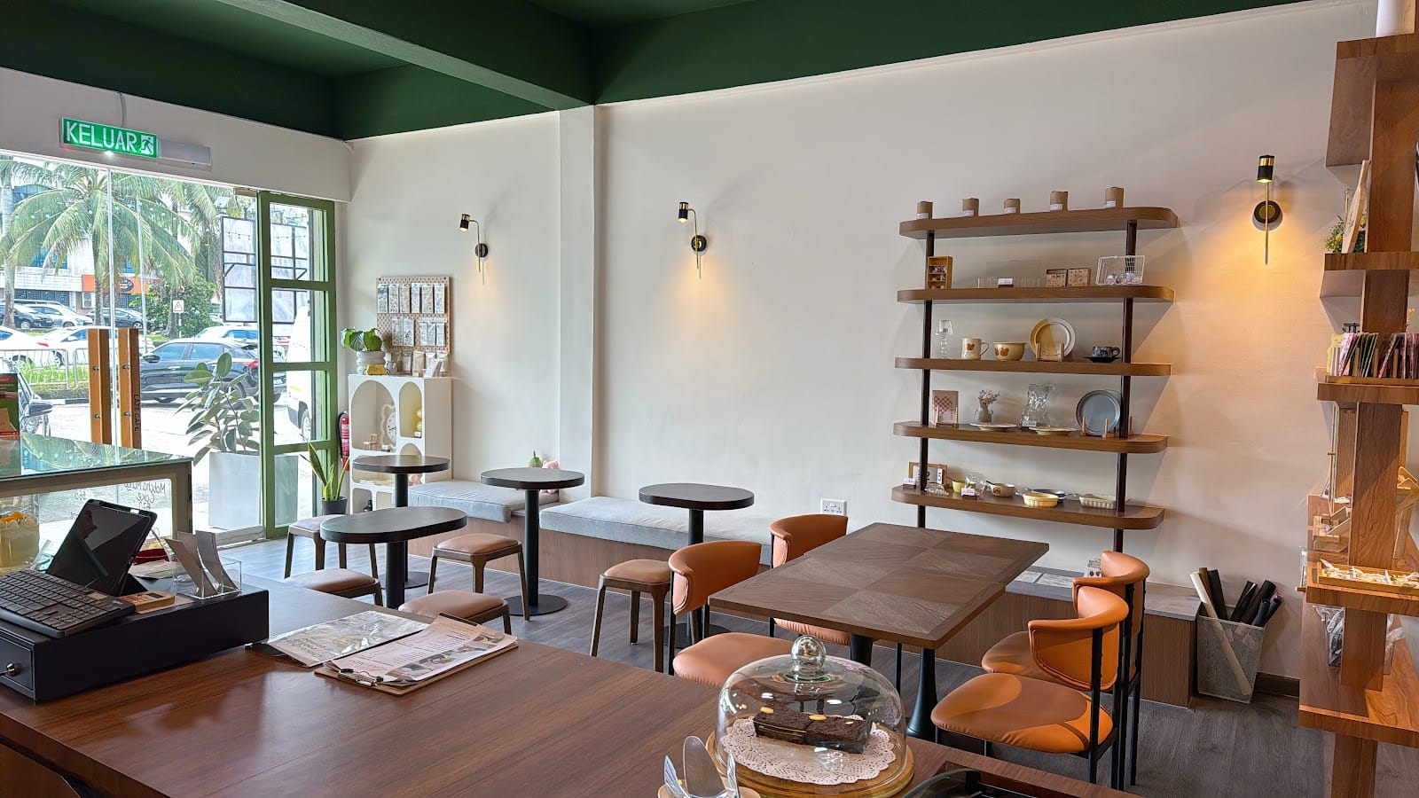 Laze Cafe