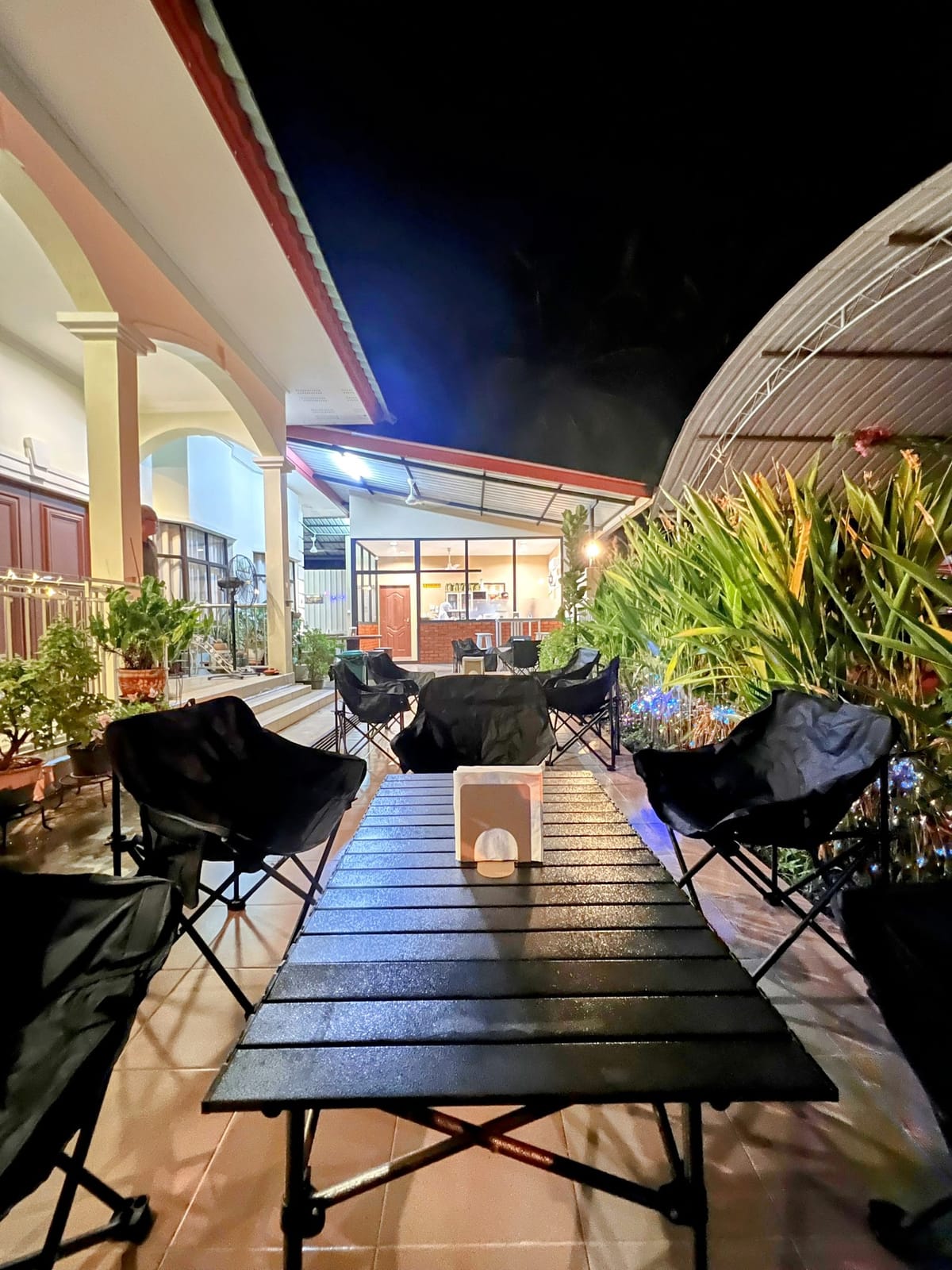 Tofi Vegar & Vegar Bites Cafe