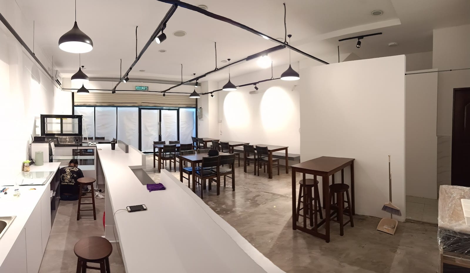 HauLo Cafe and Grill