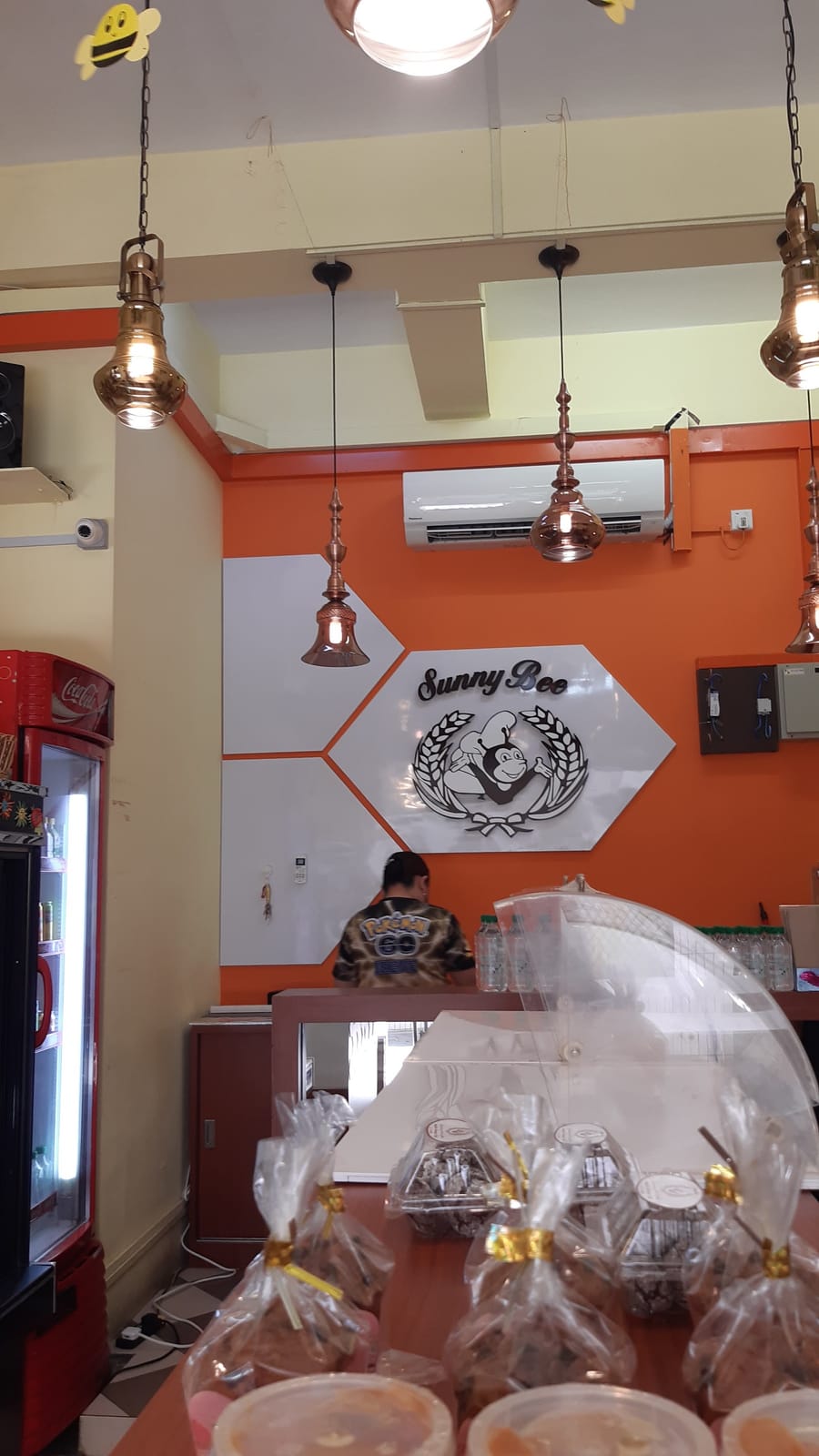 SUNNY BEE Bakeshop & Cafe