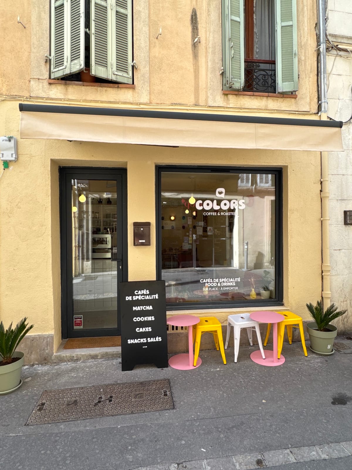 COLORS Coffee & Roasters