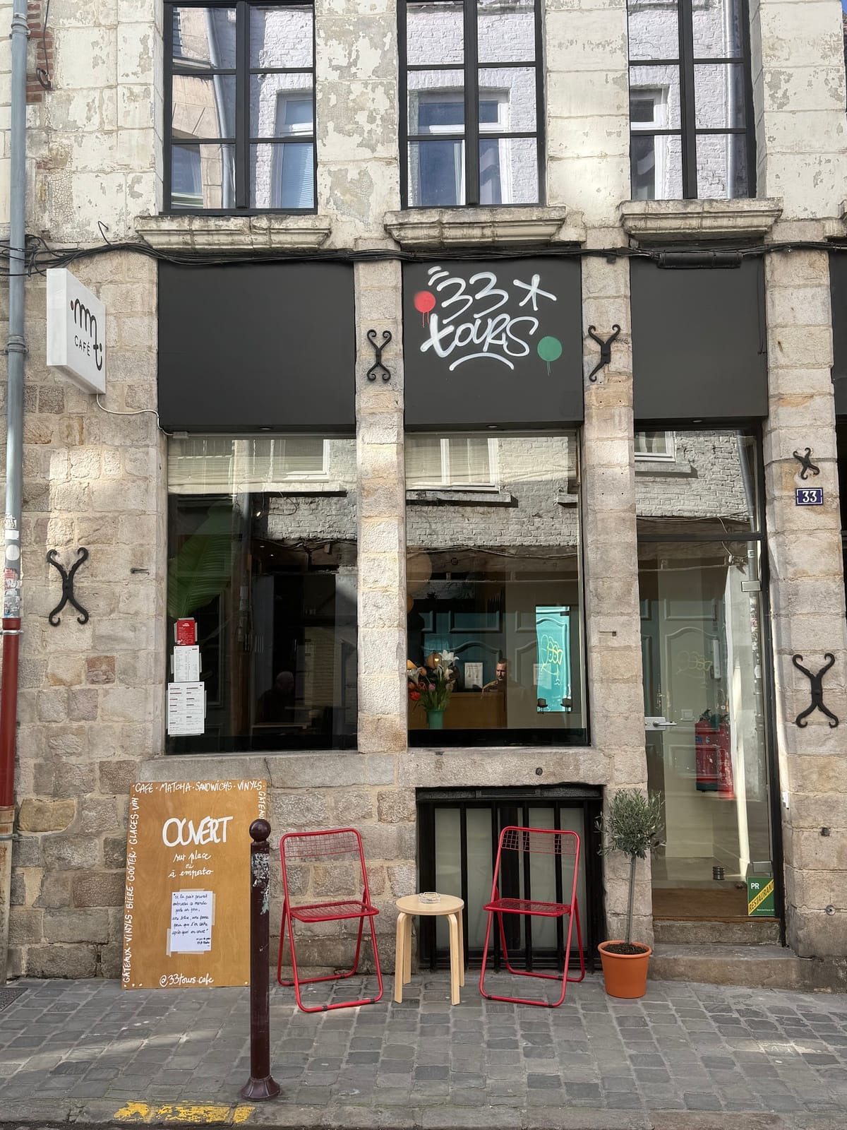 33 Tours Café