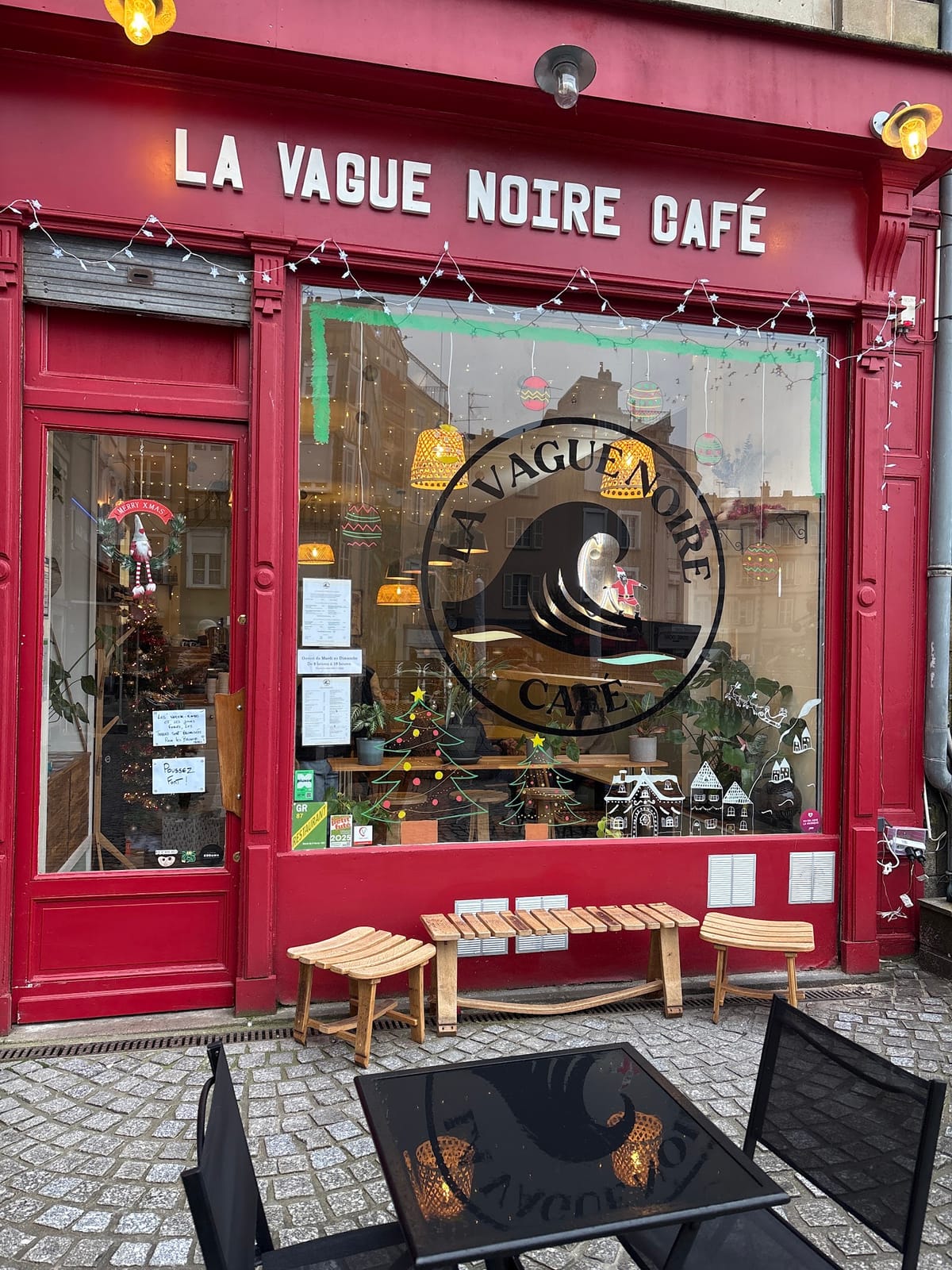 La vague noire café