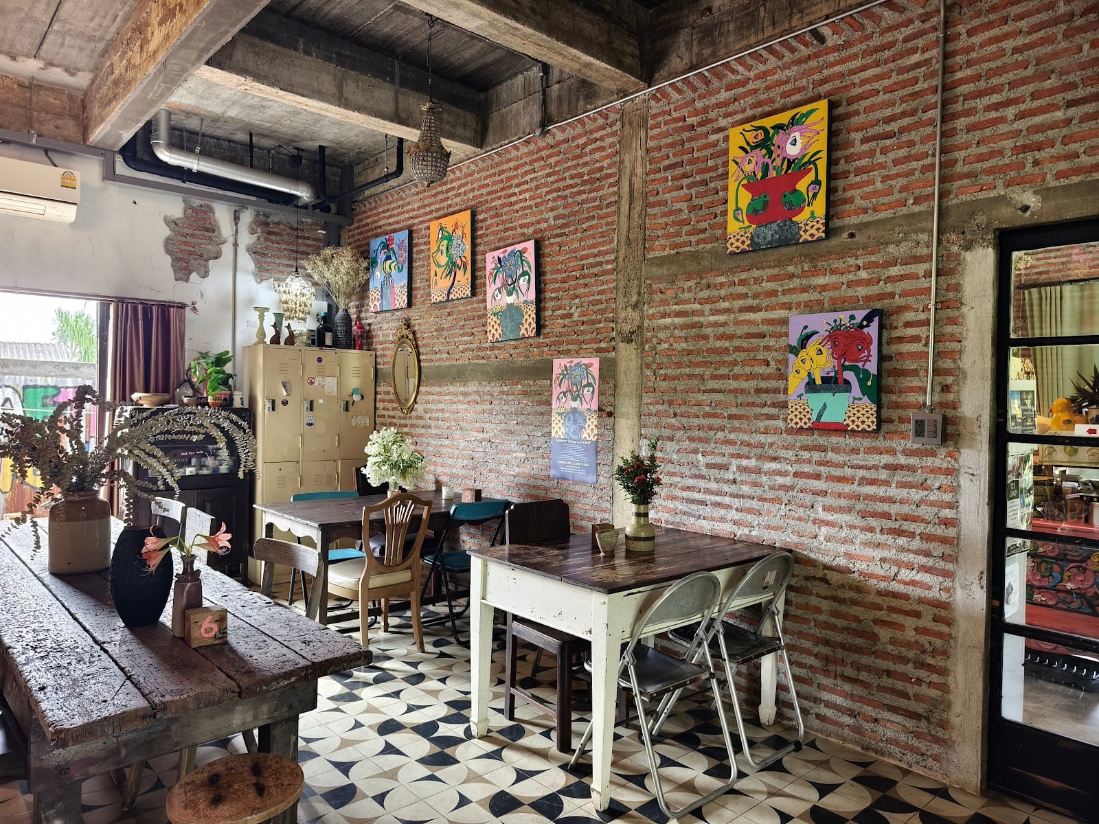 Baan Pladao Bed & Breakfast and Coffee Shop