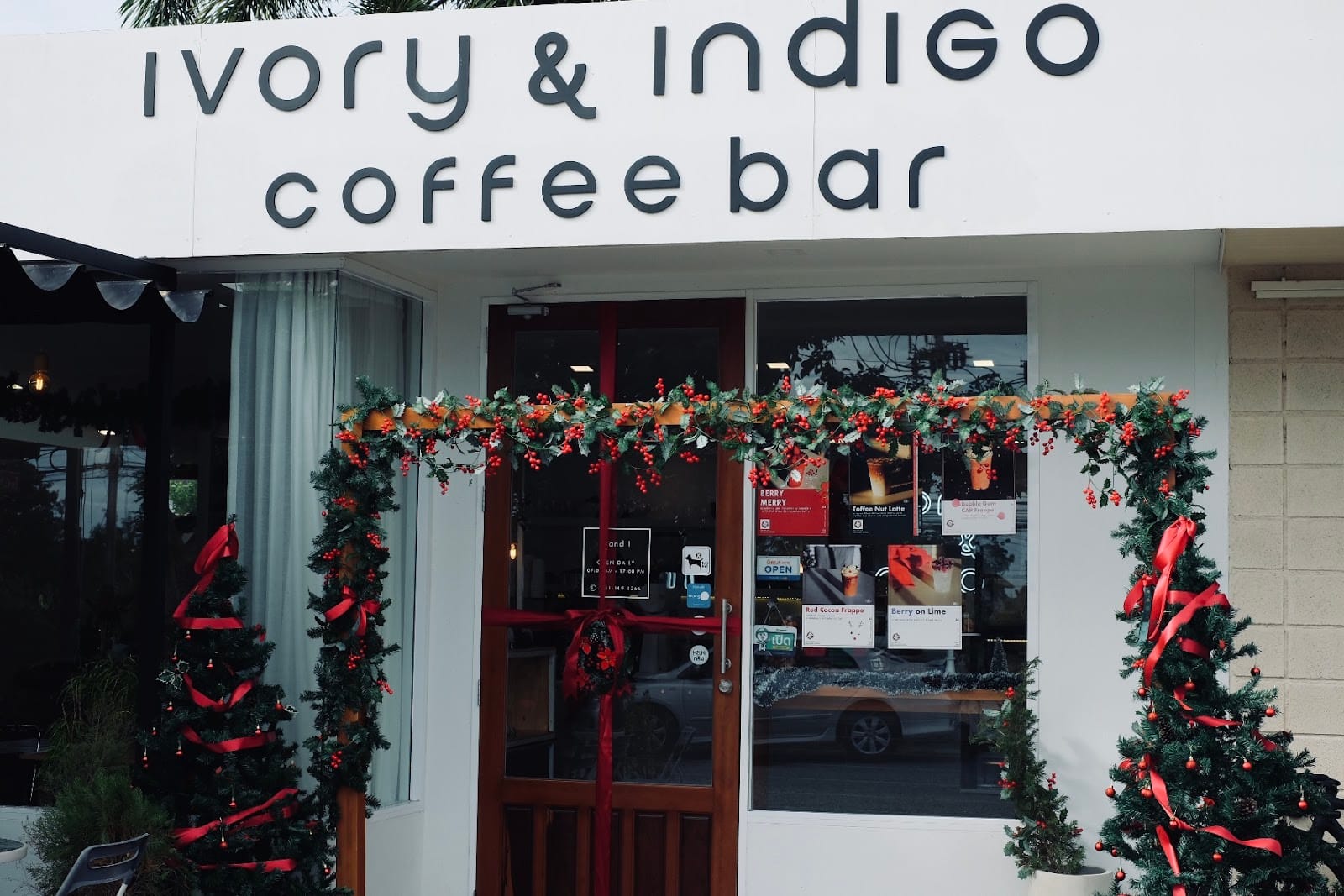 IVORY & INDIGO COFFEE BAR