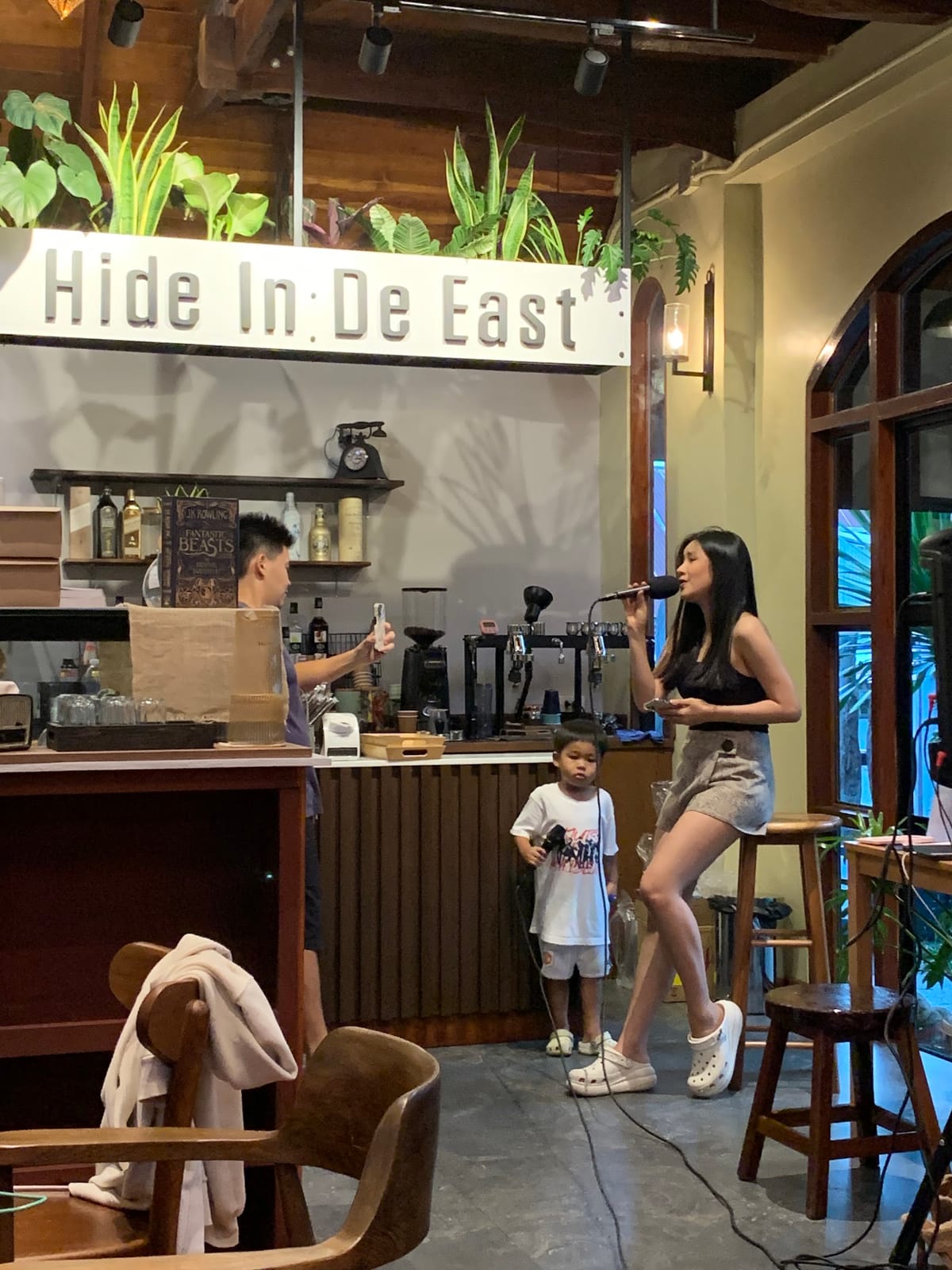 Cafe Hide In De East