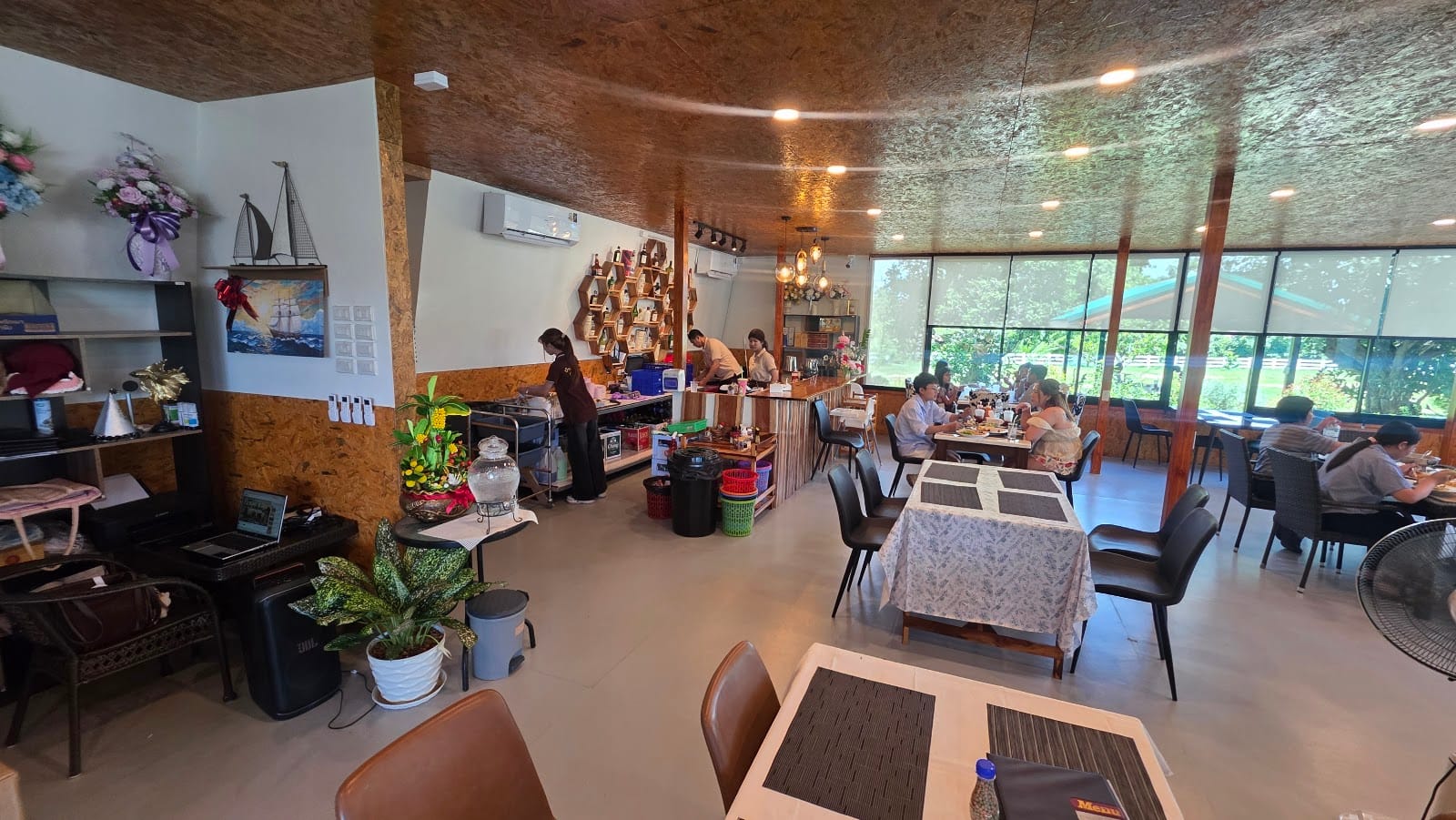 บ้านไร่นายเรือ Café&Bistro