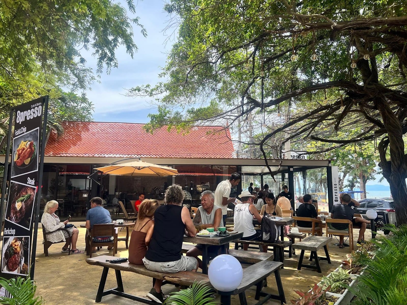 8presso Cafe’&Bistro