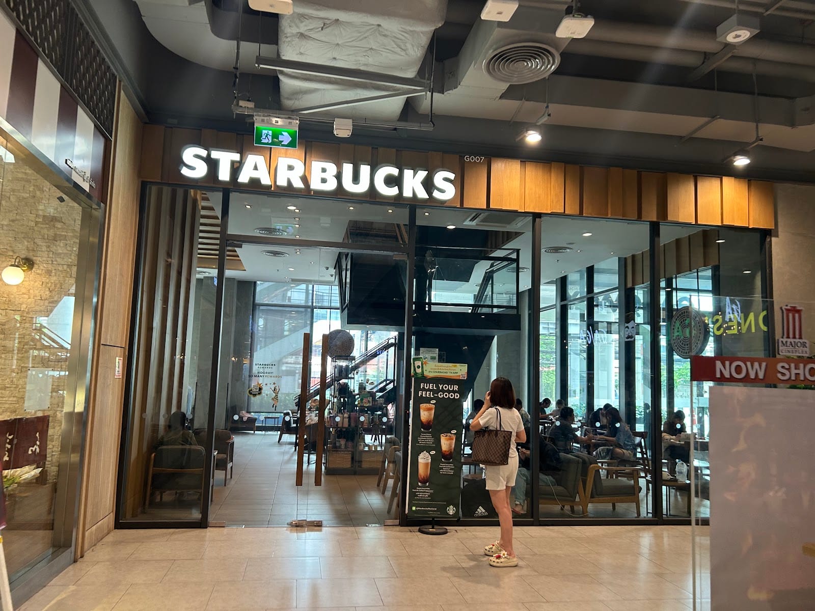 Starbucks Coffee Gateway Bang Sue