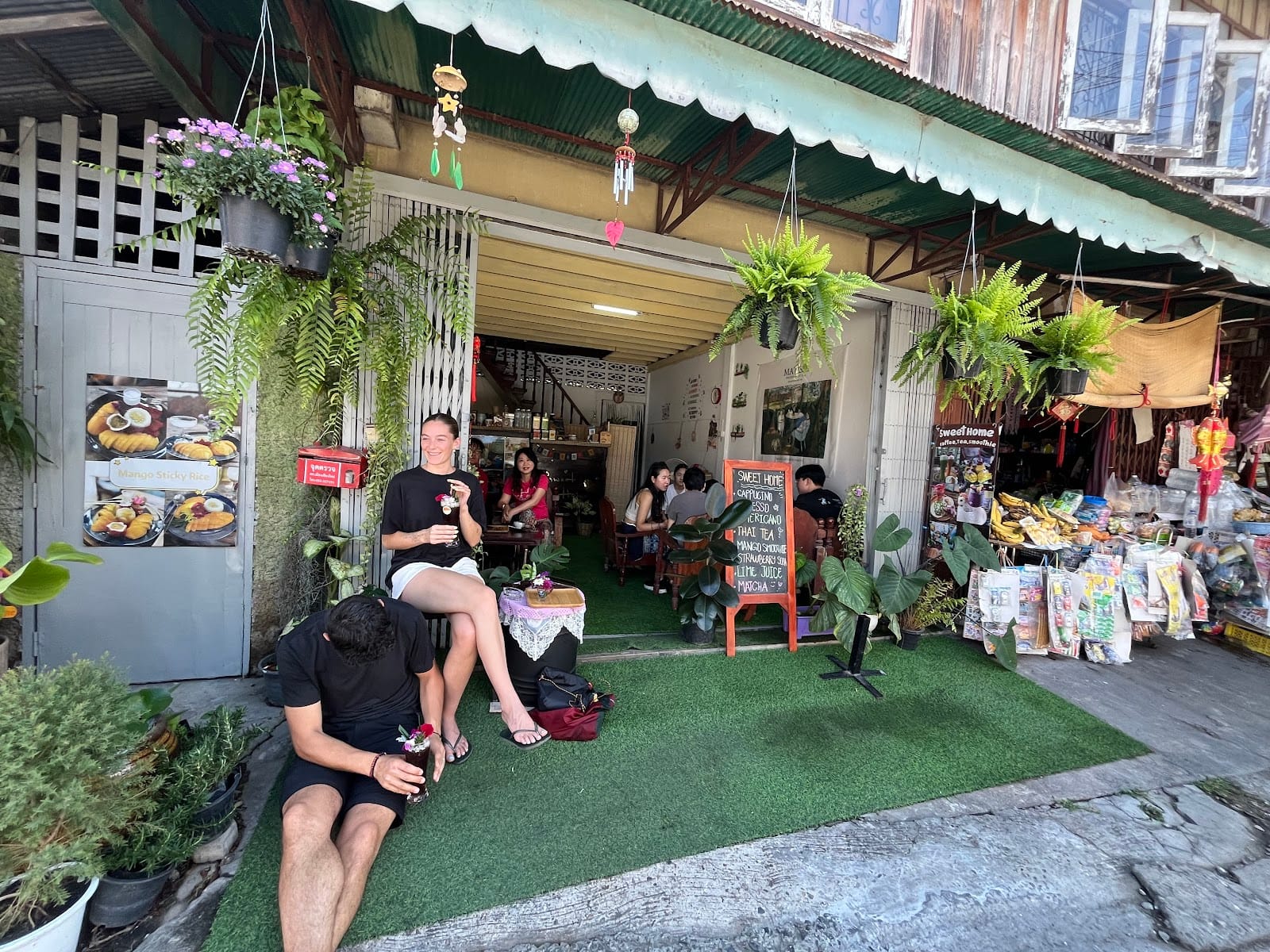 Sweet Home coffee -A little Corner