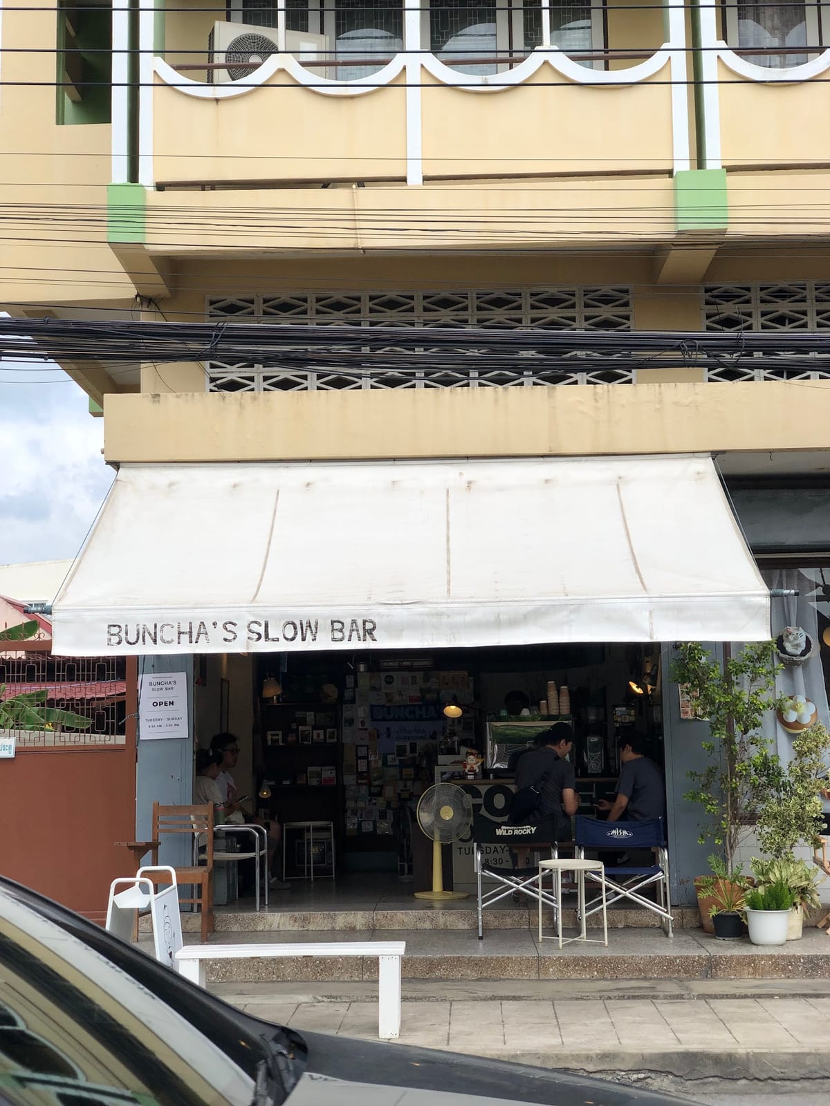 Buncha’s slow bar
