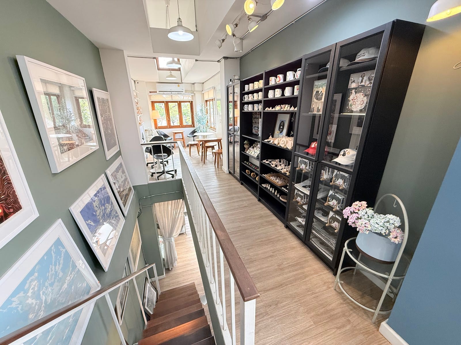 Brown Coli Cafe
