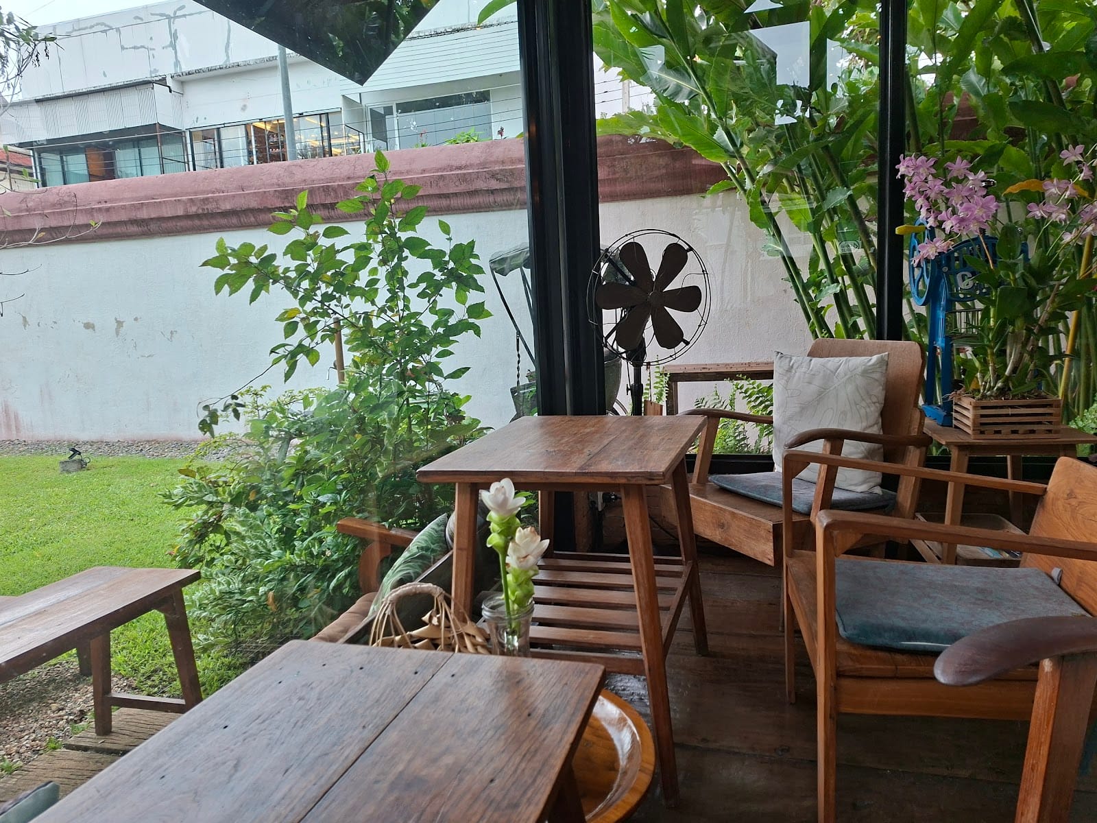 Khum Cafe