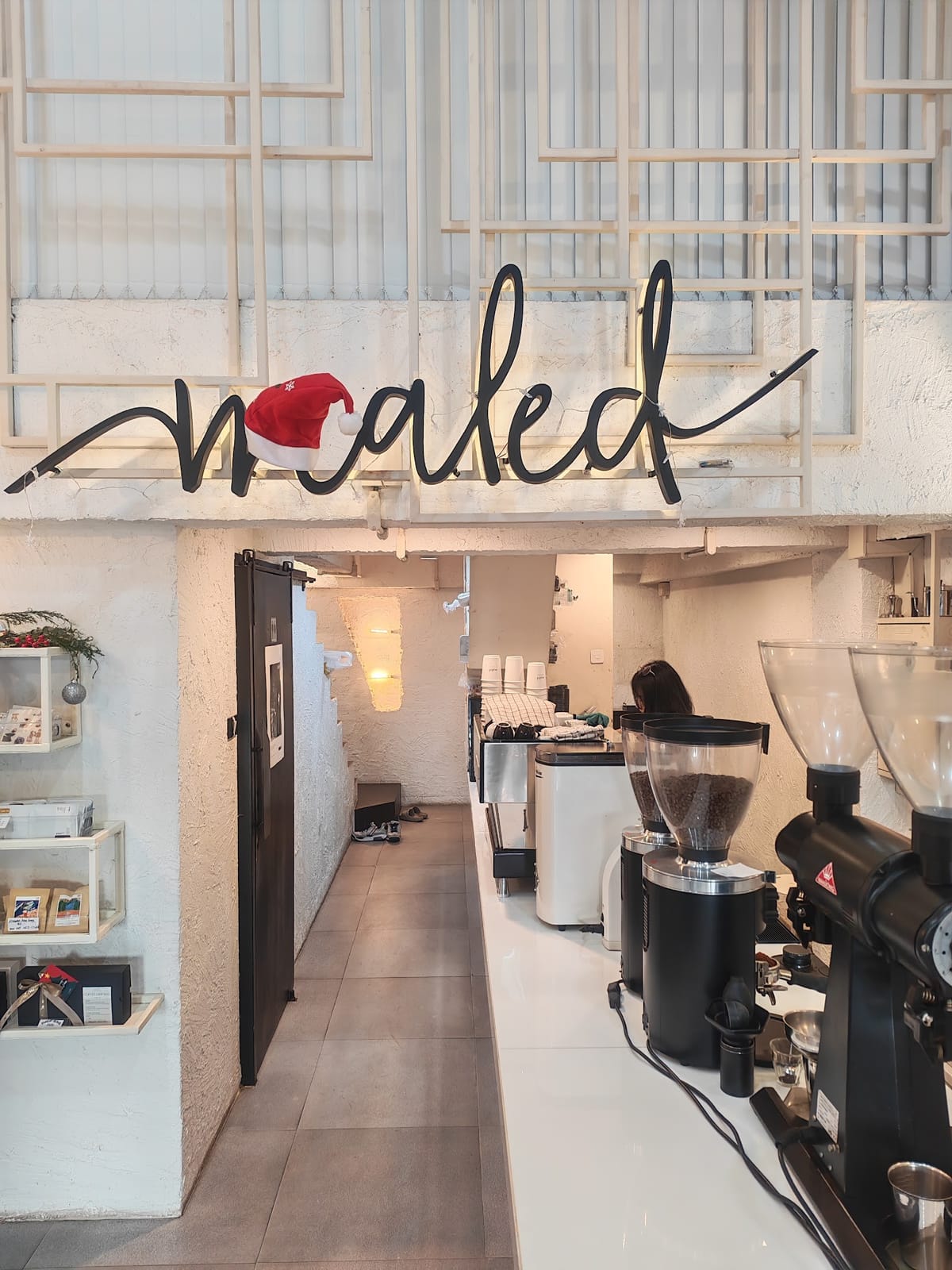 Maled Coffee Roasters : โรงคั่วเมล็ด