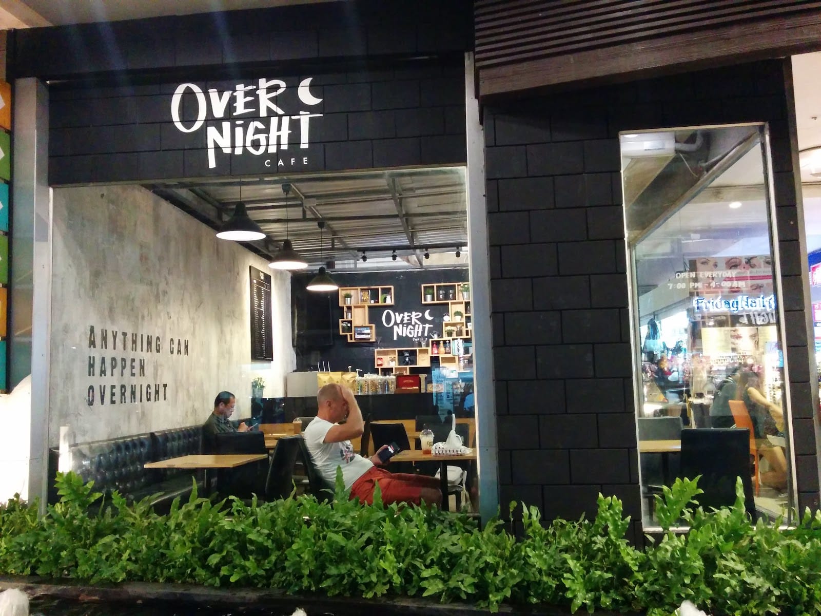 Over Night Café
