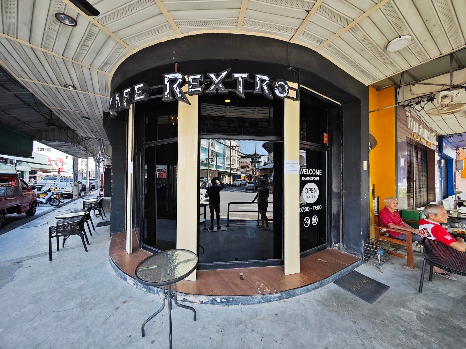 Cafe’rextro