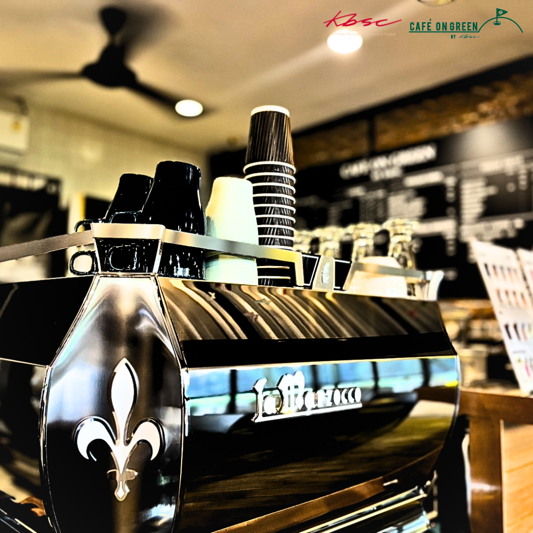 Cafe on green