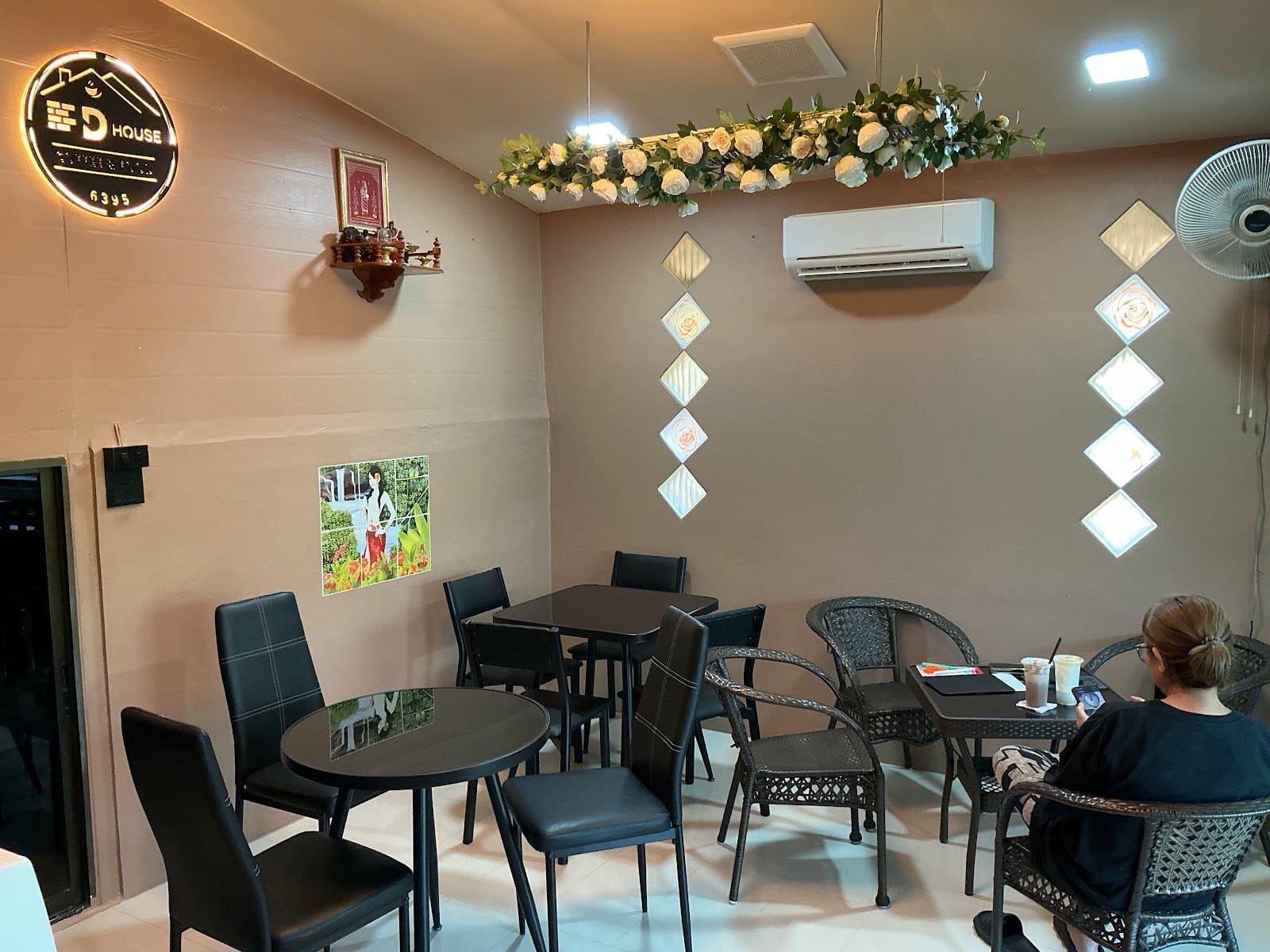 D House coffee & food