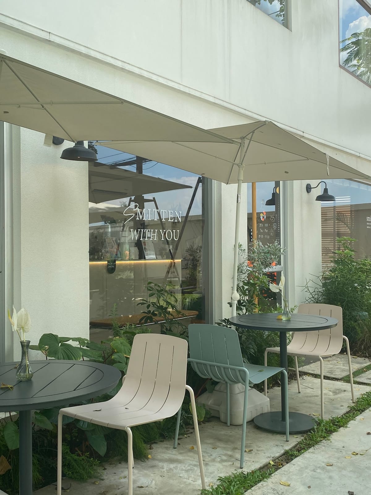 Smitten Cafe & Decor