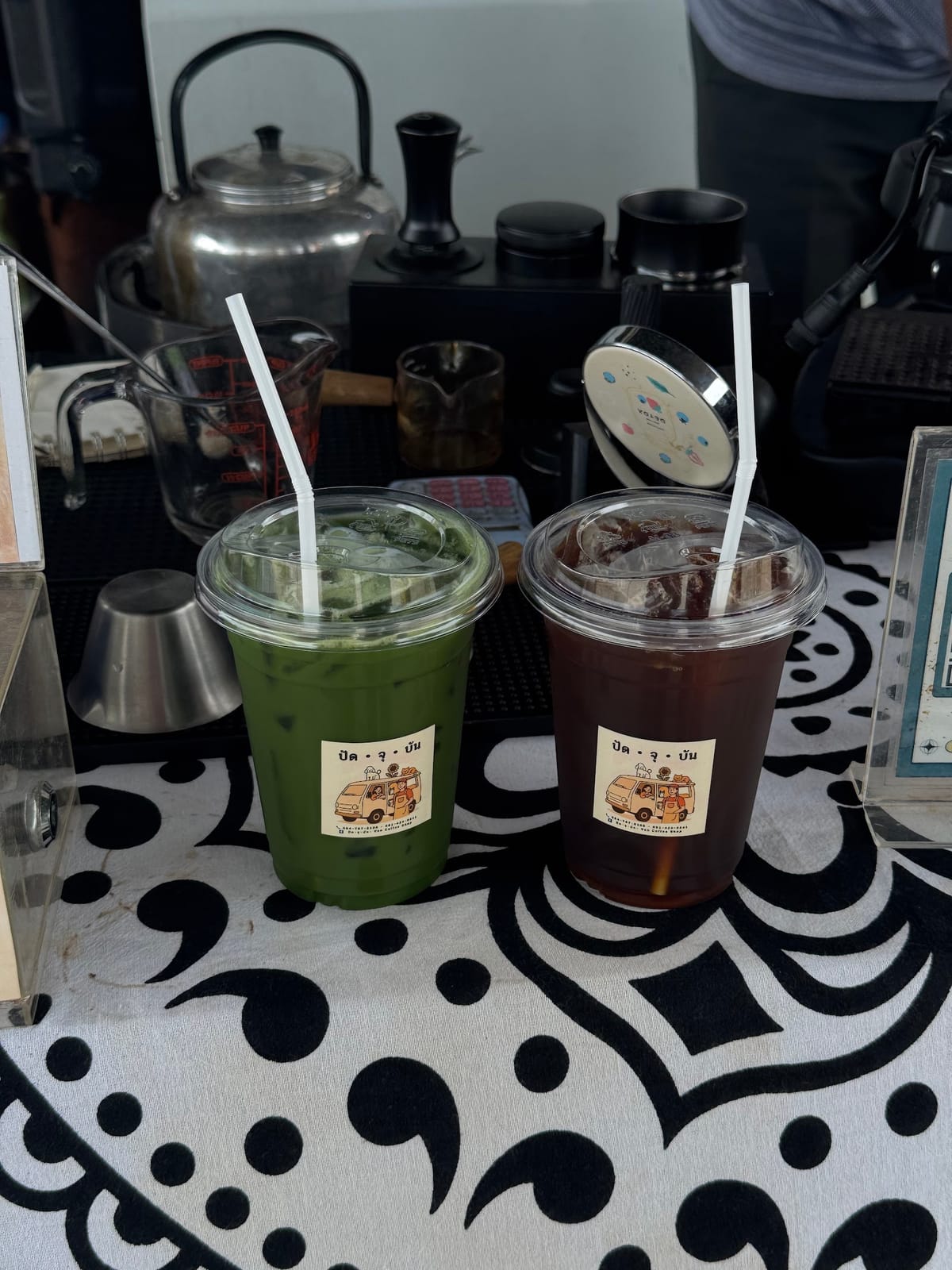 ปัด • จุ • บัน Van Coffee Shop