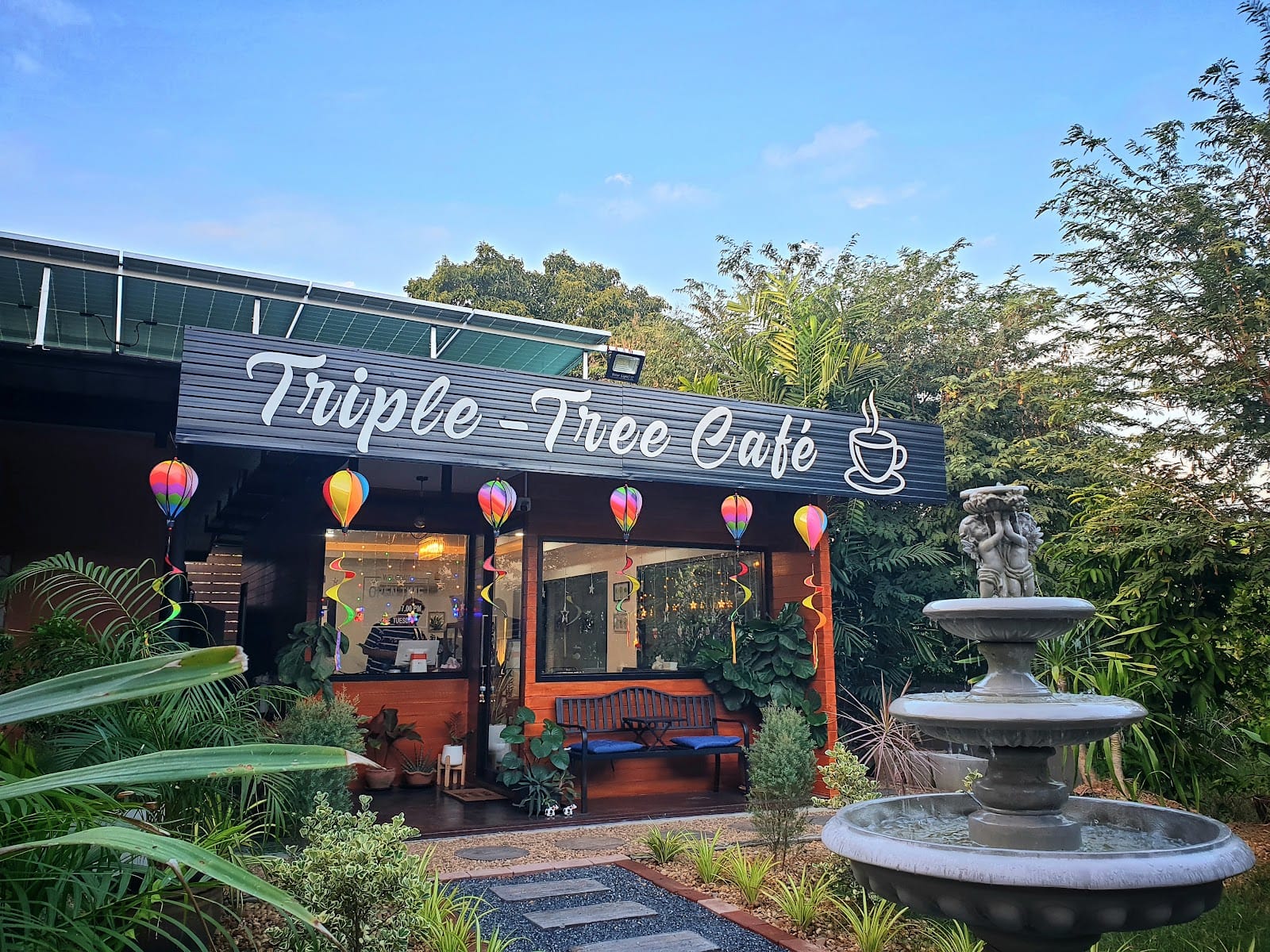 Triple-Tree CAFE'