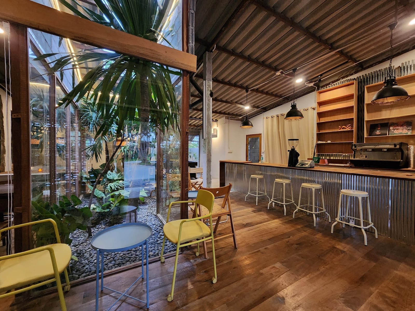 5050cafebar