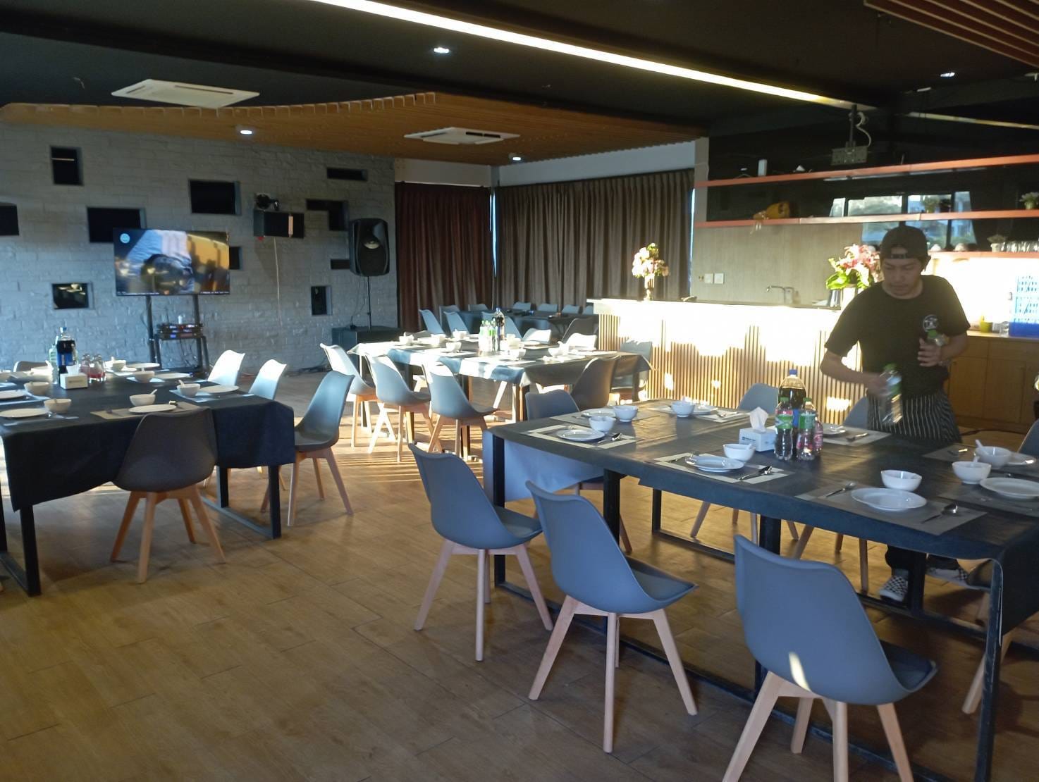 Horse Coffee & Dining
